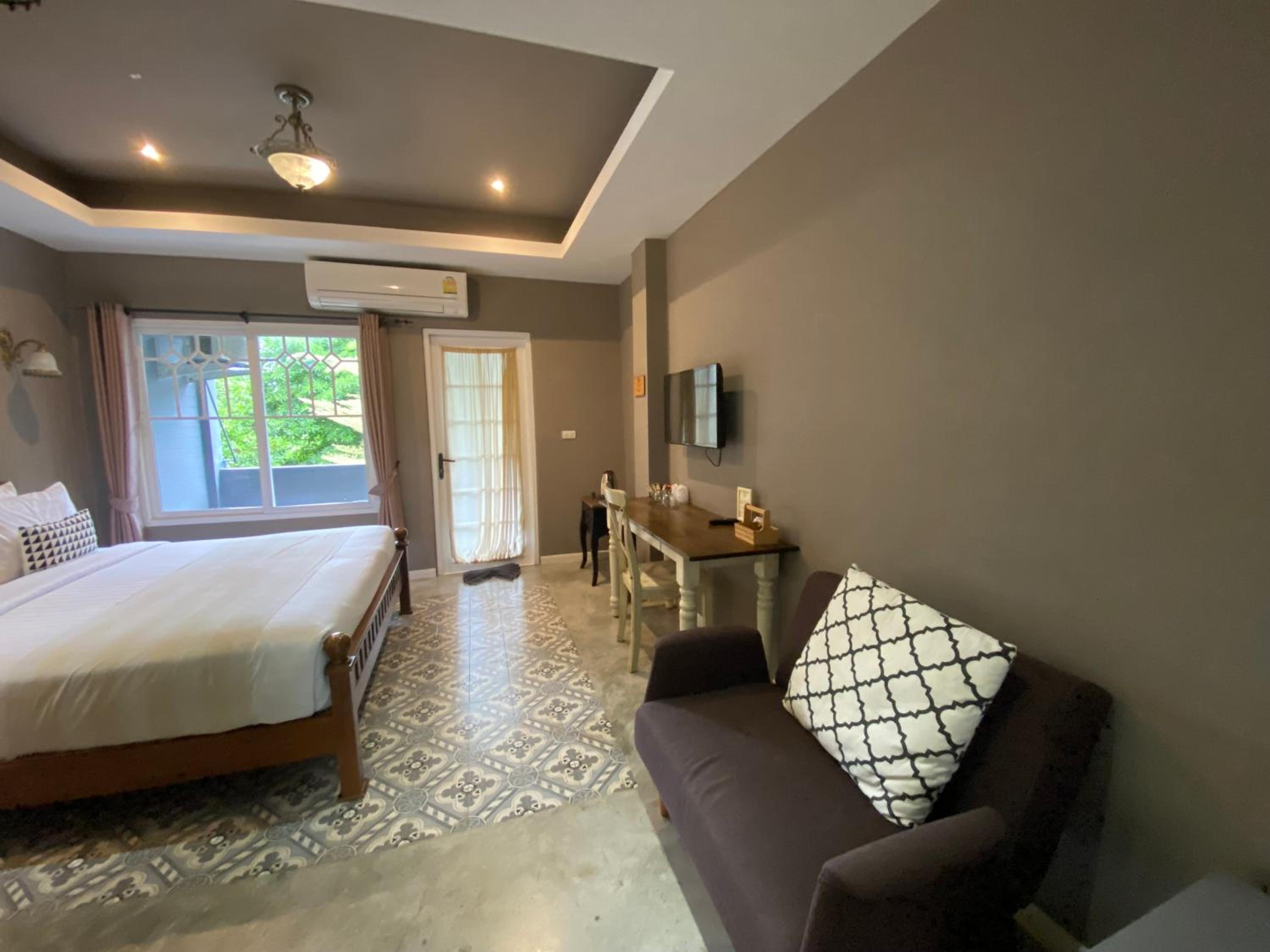 Standard  Double Room - Photo 6