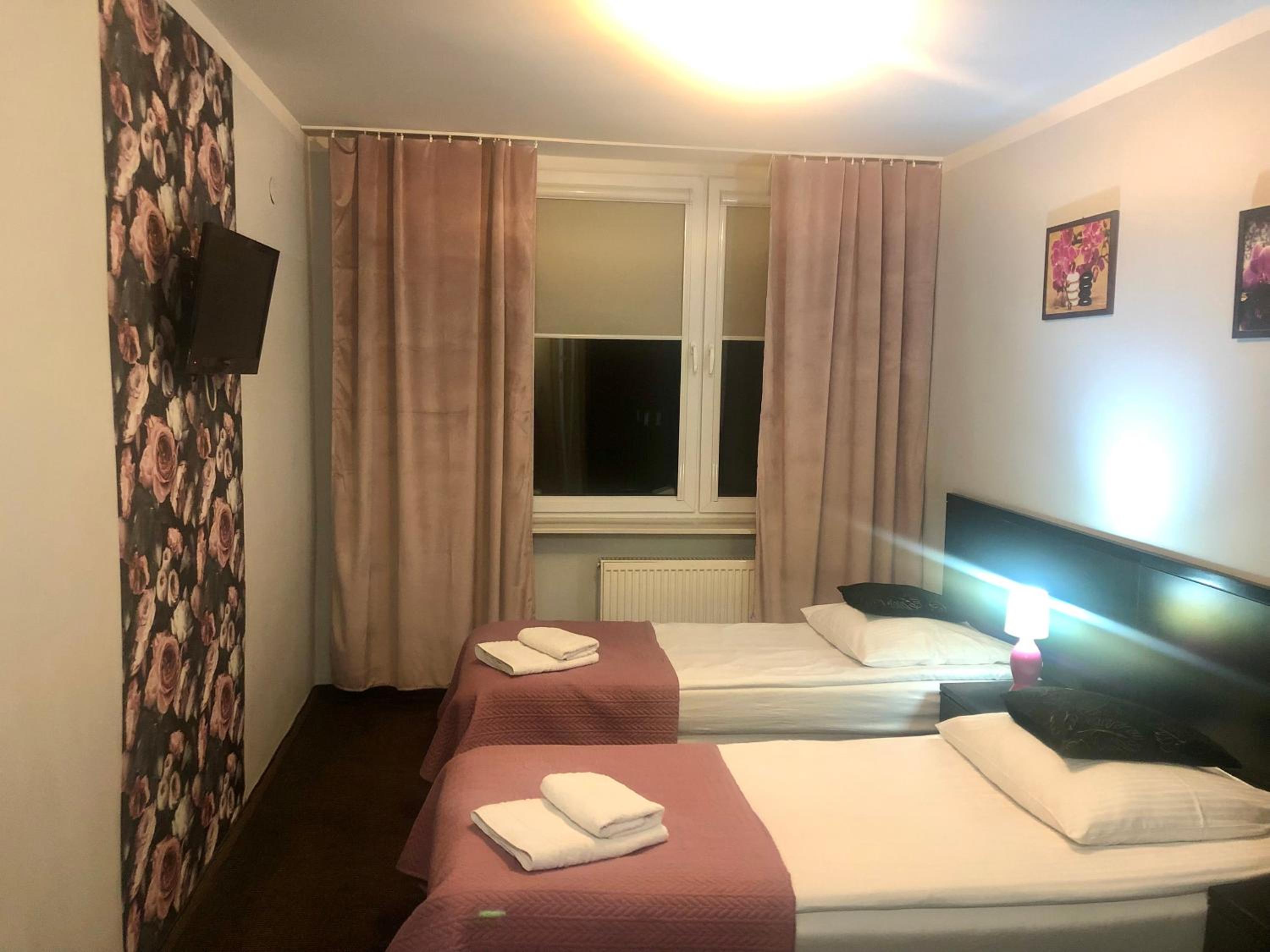 Twin Room - Photo 22