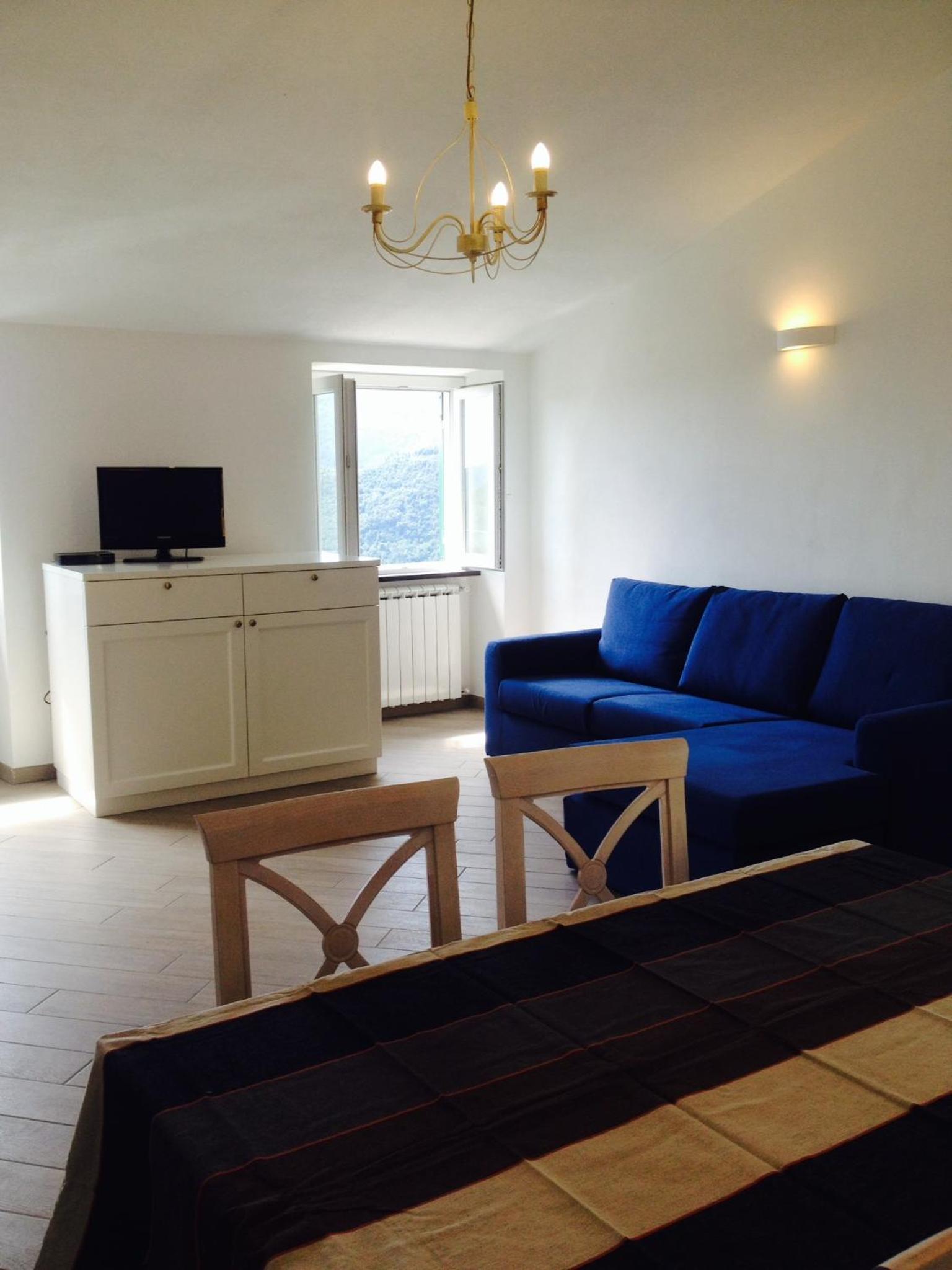 Apartment with Terrace - Razzola