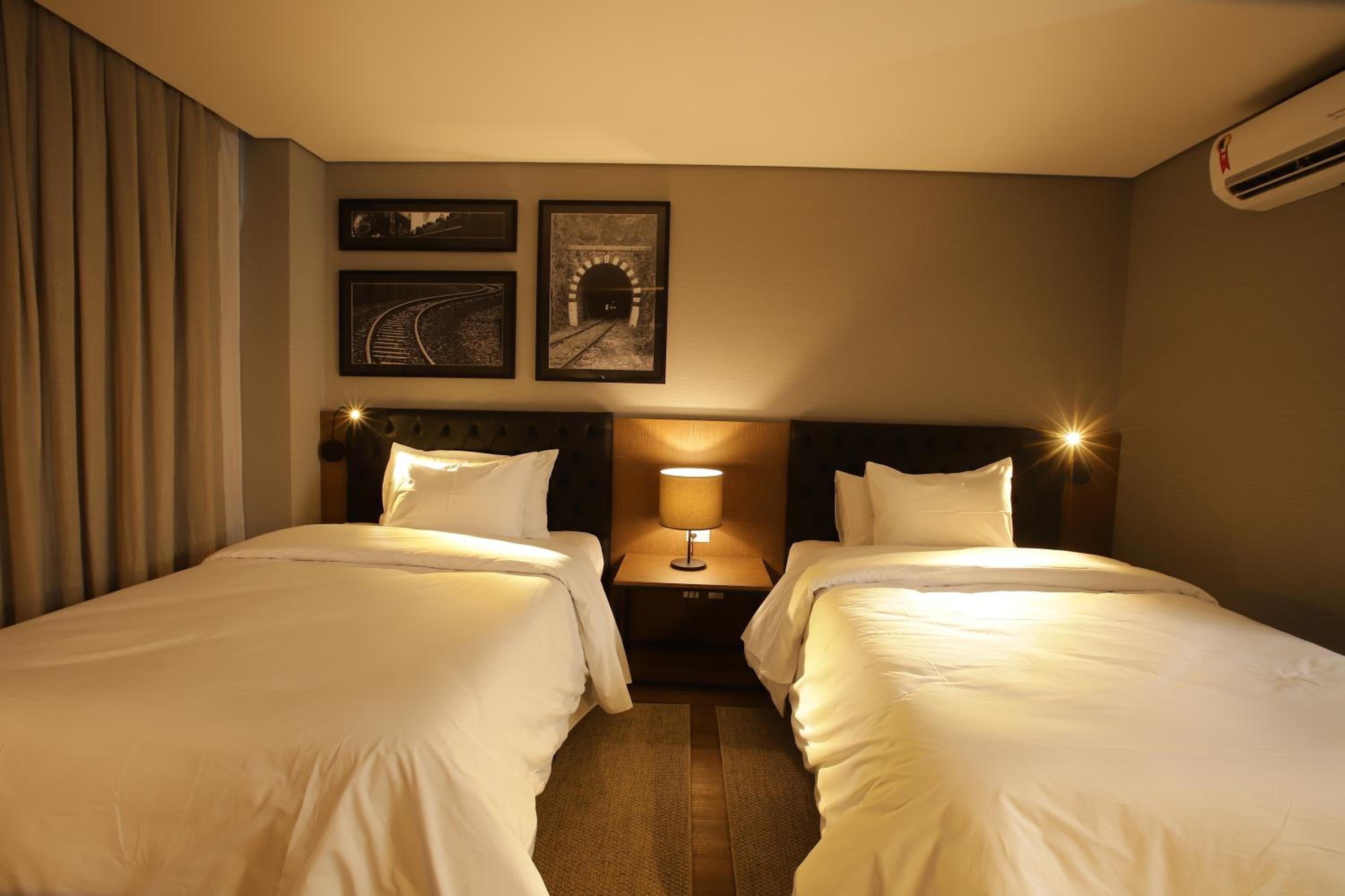 QS Marista Hotel by Atlas — Superior Twin Room
