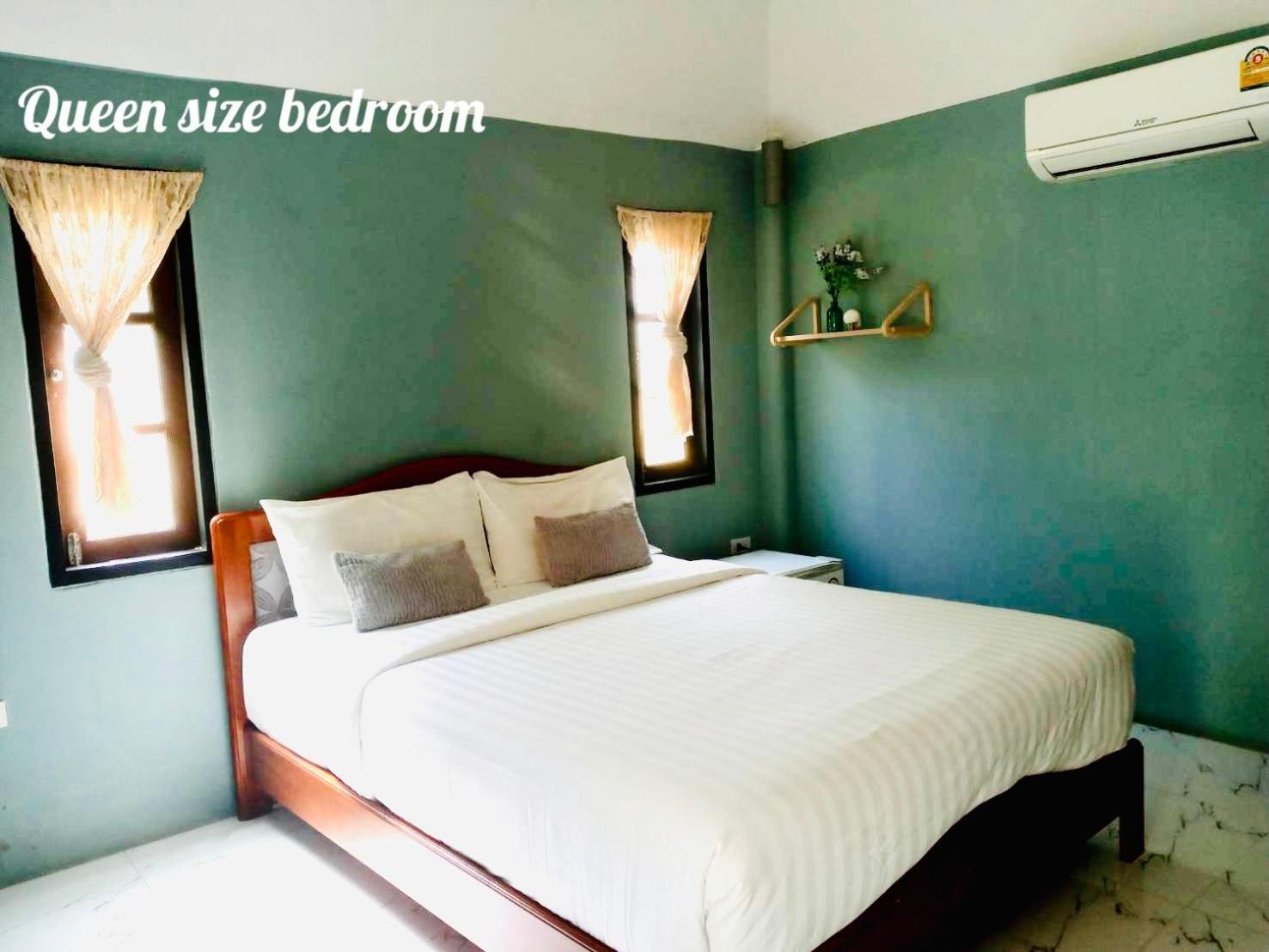Queen Room with Garden View - Photo 4