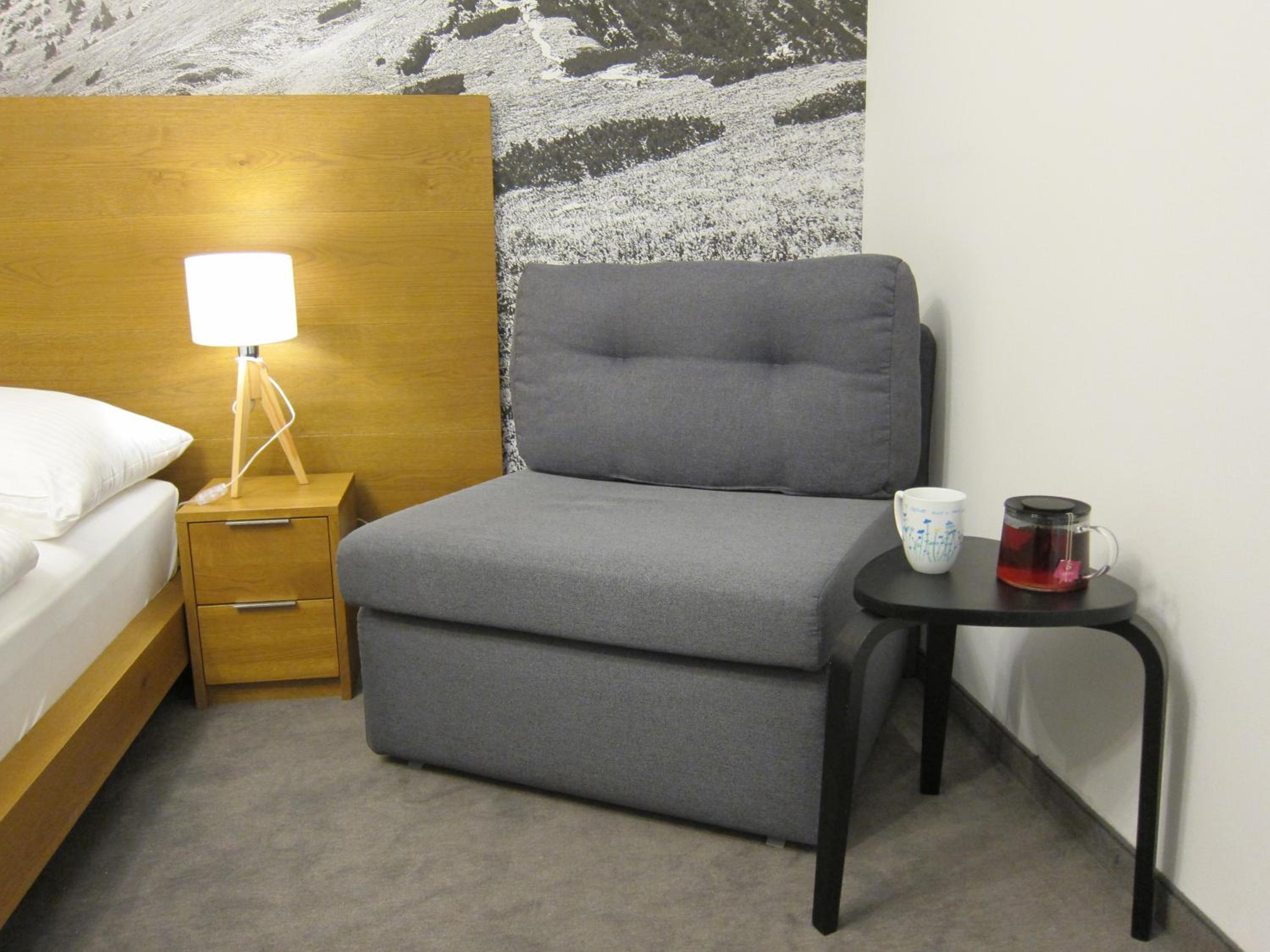 Deluxe Double Room (2 Adults + 1 Child) - Photo 8