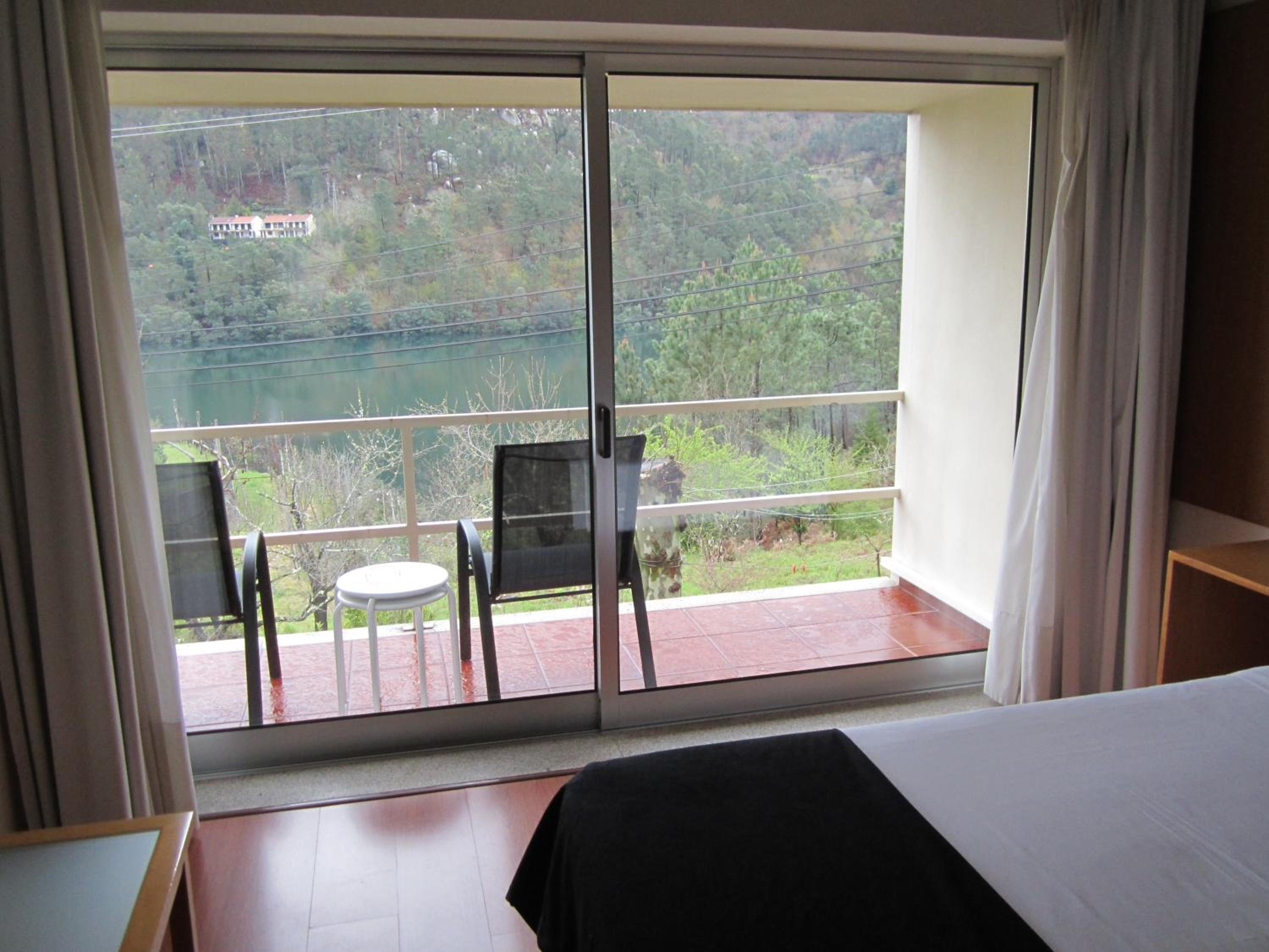Double Room with Balcony - Photo 2