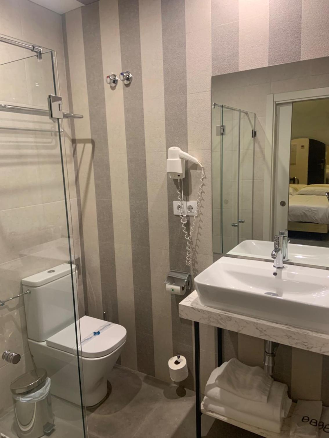 Double Room - Photo 3