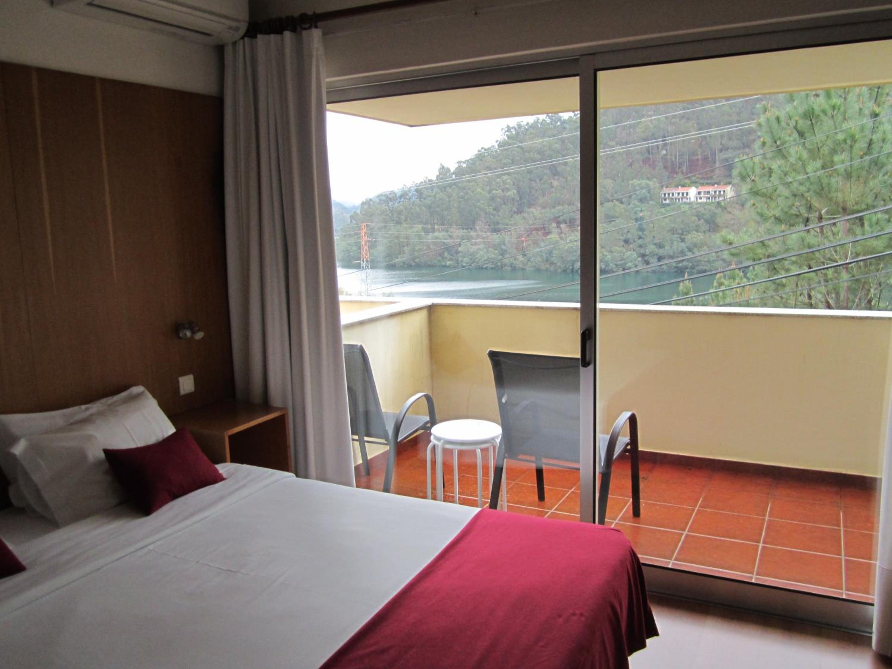 Double Room with Balcony - Photo 3