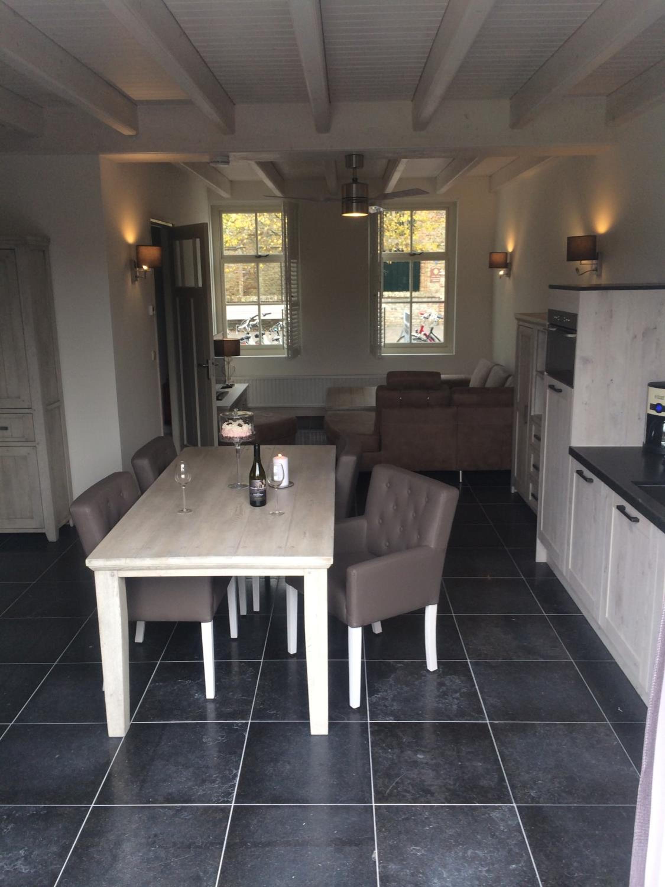Two-Bedroom House - Photo 2