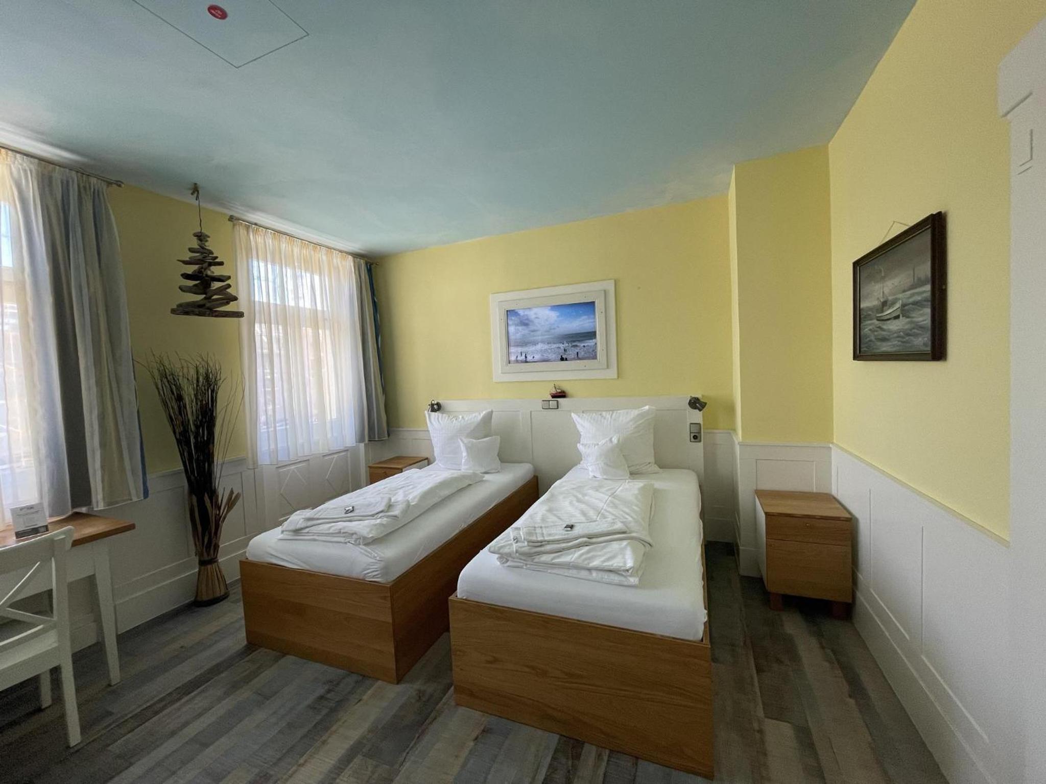 Triple Room with Private Bathroom - Photo 1
