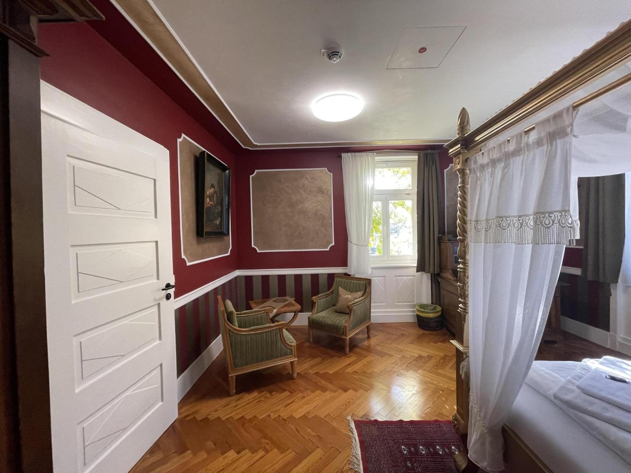 Superior Suite - Photo 3