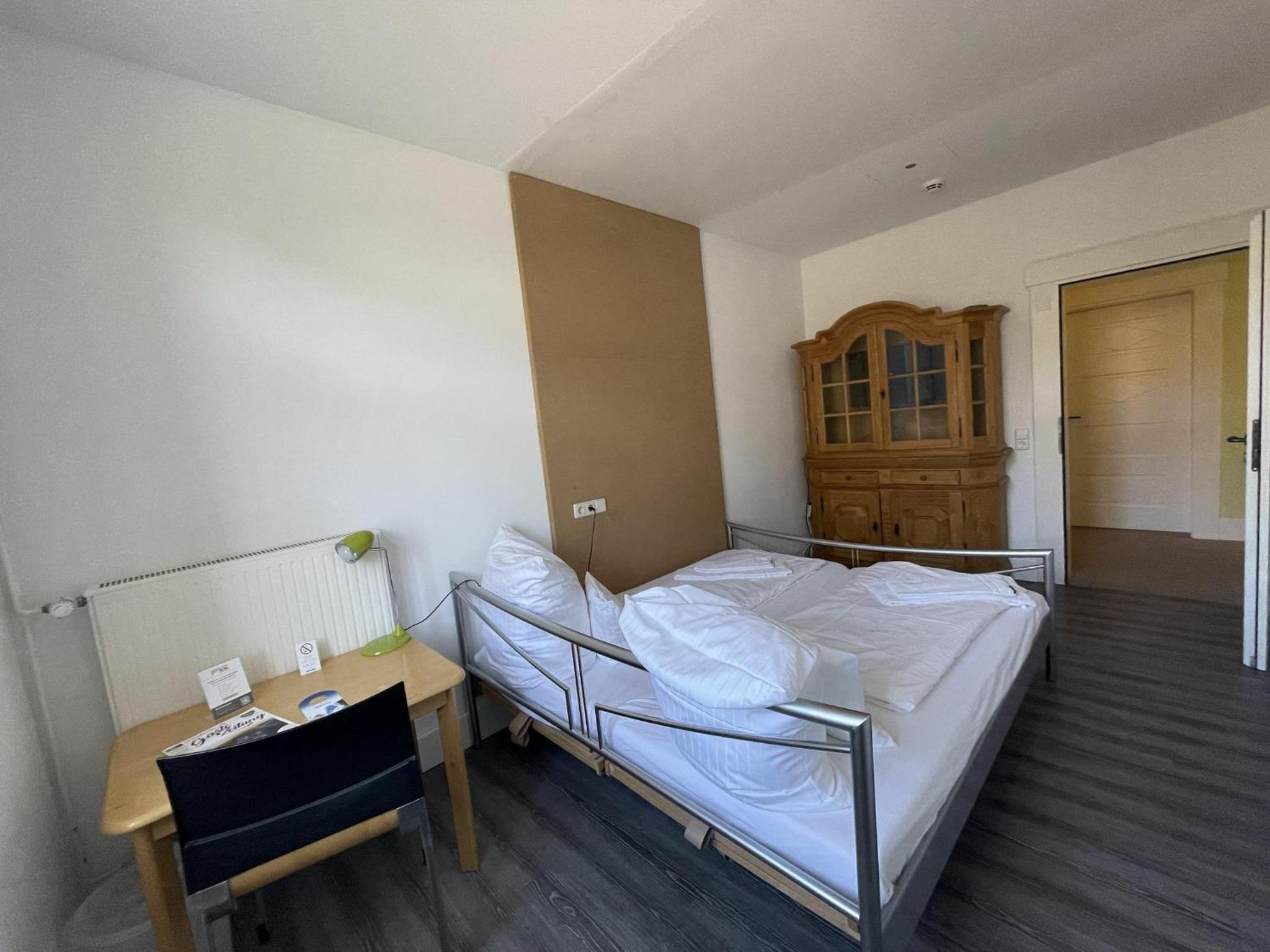 Standard Double Room - Photo 2