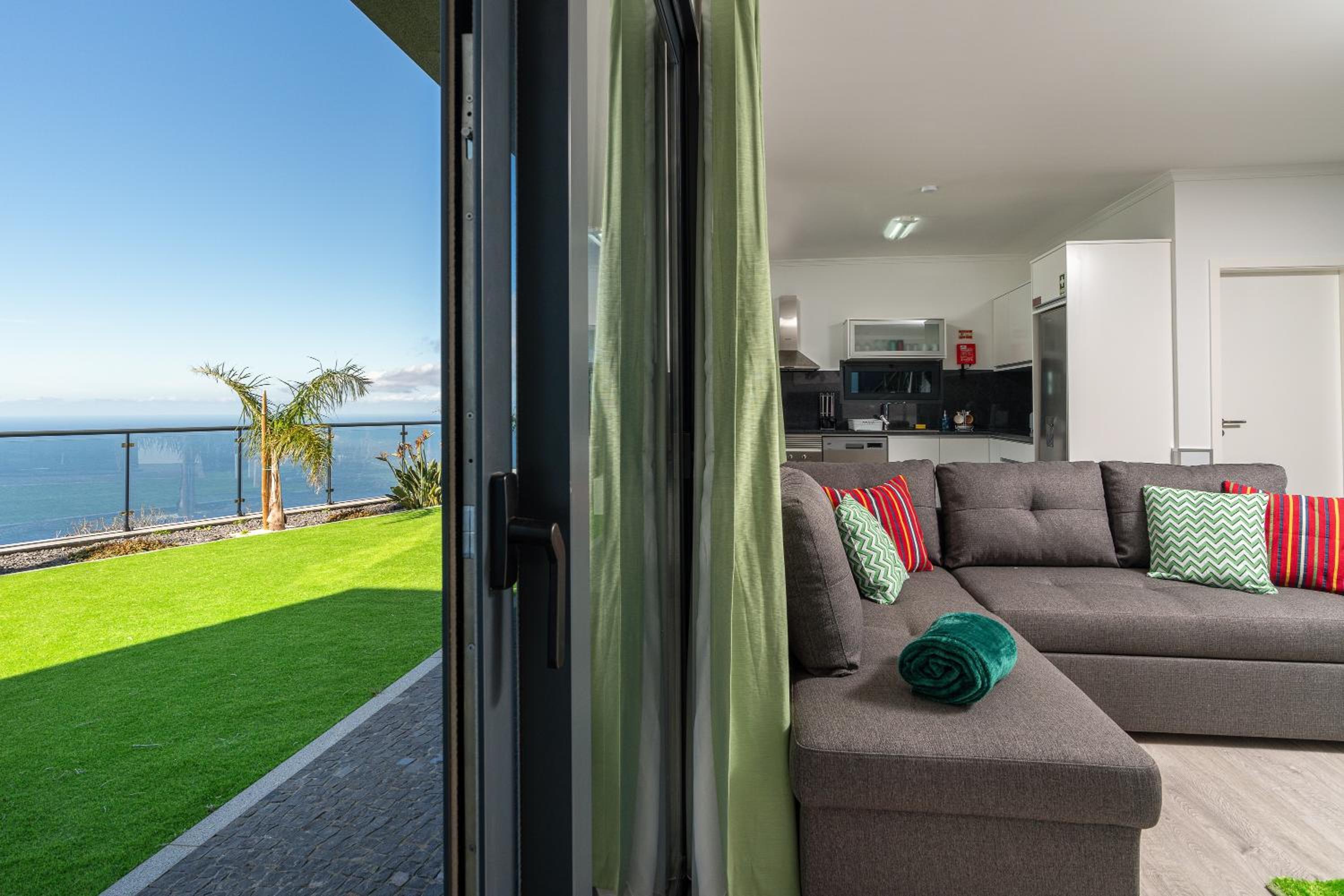 Superior Two-Bedroom Villa with sea View photo 3