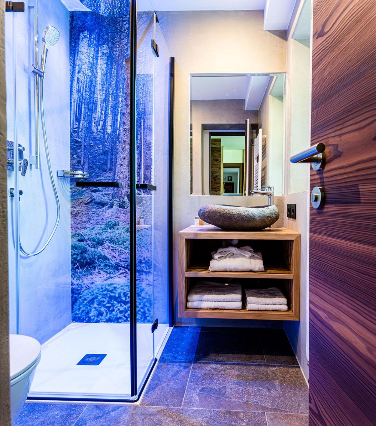 Single Room with Private Bathroom photo 2