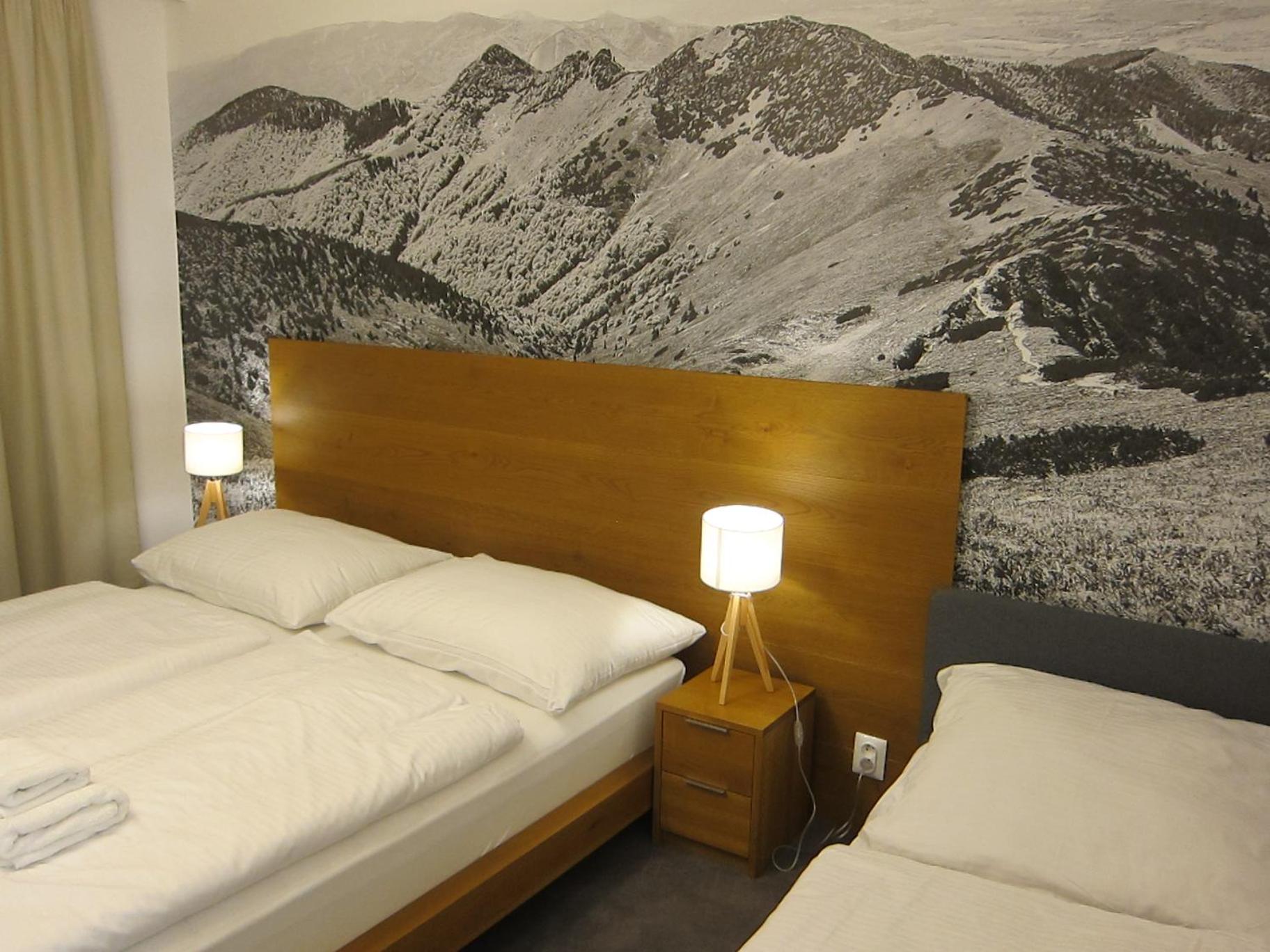 Deluxe Double Room (2 Adults + 1 Child) - Photo 2