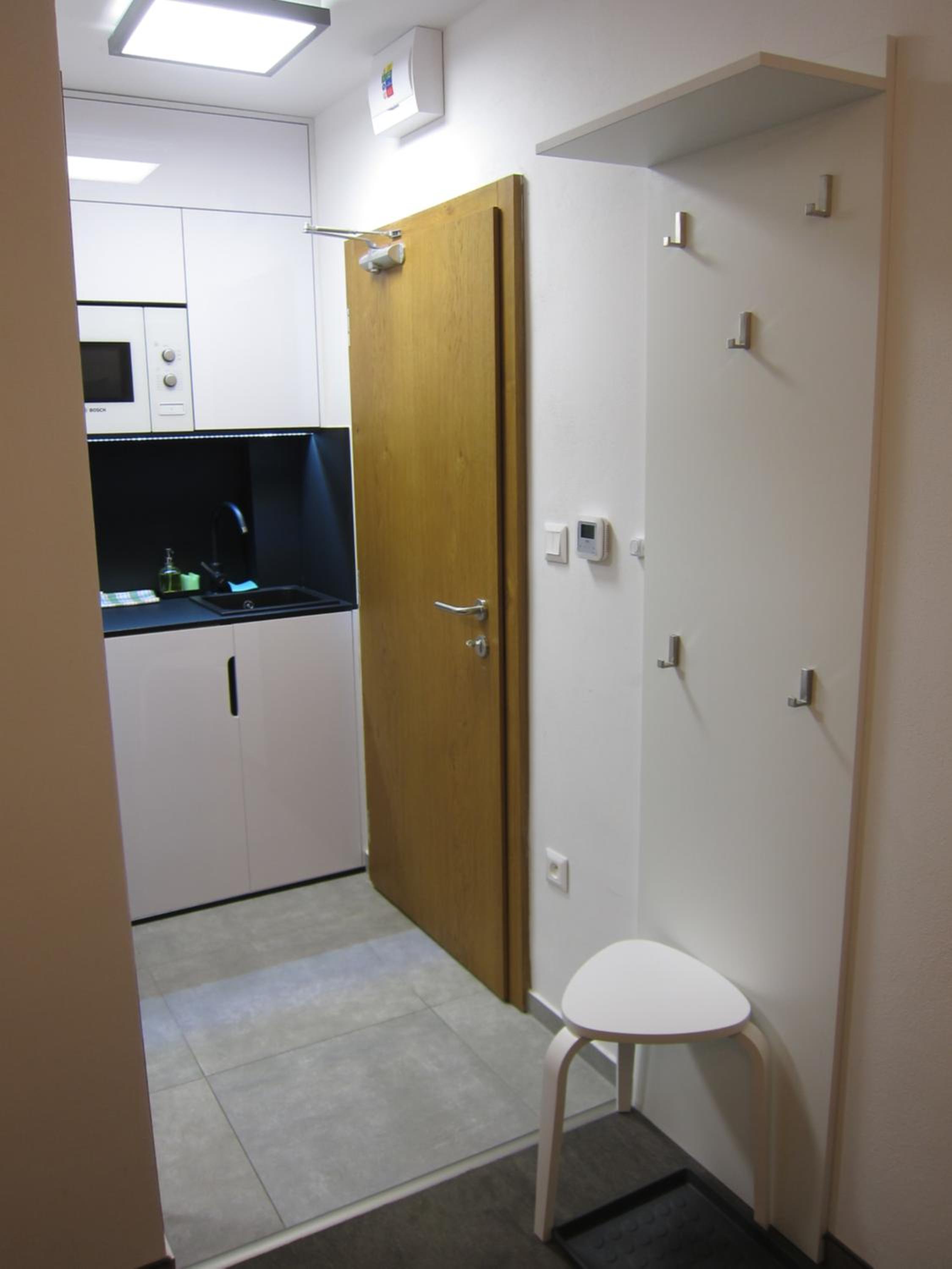 Deluxe Double Room (2 Adults + 1 Child) - Photo 3