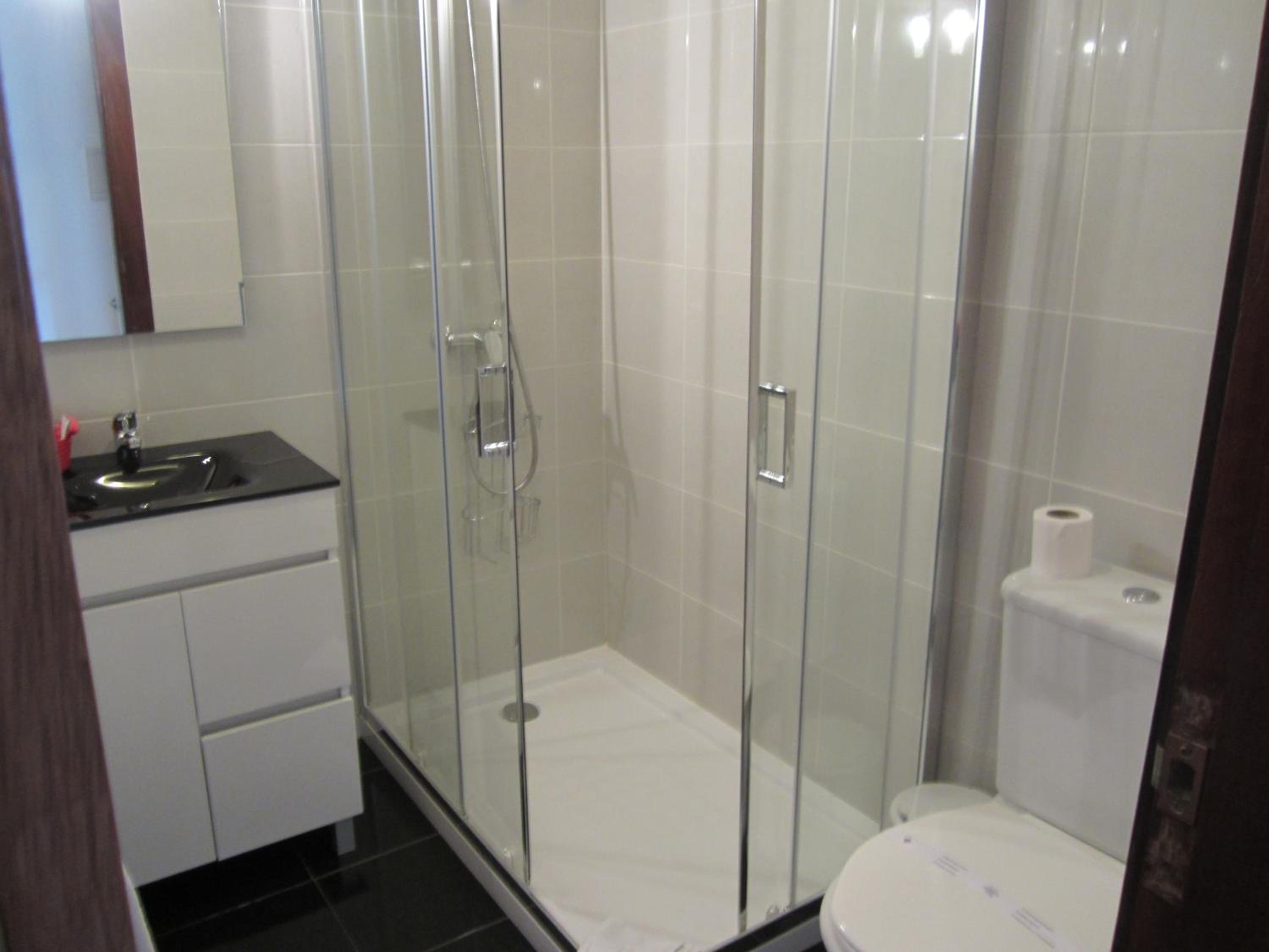 Double Room with Balcony - Photo 4