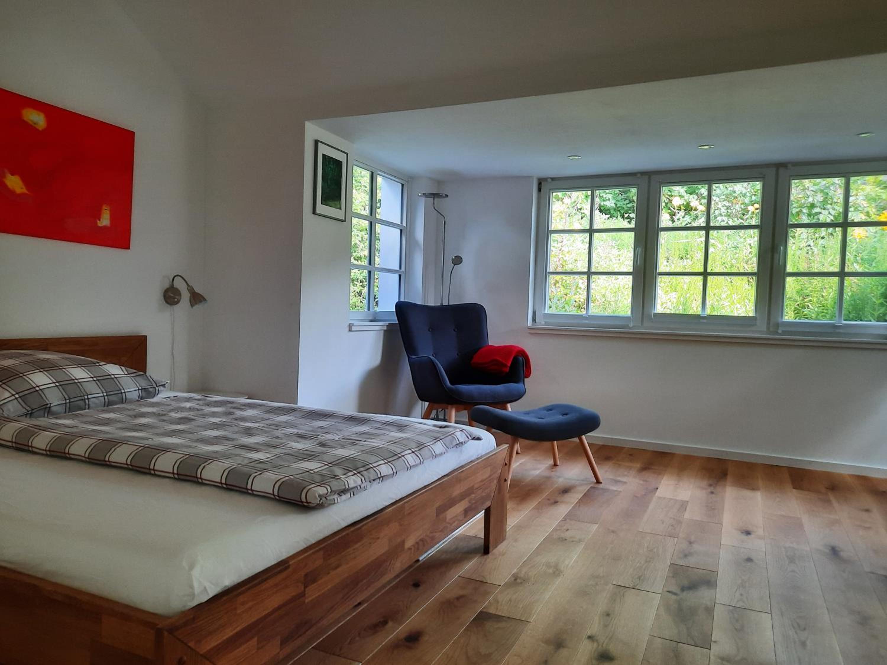 Three-Bedroom House photo 3