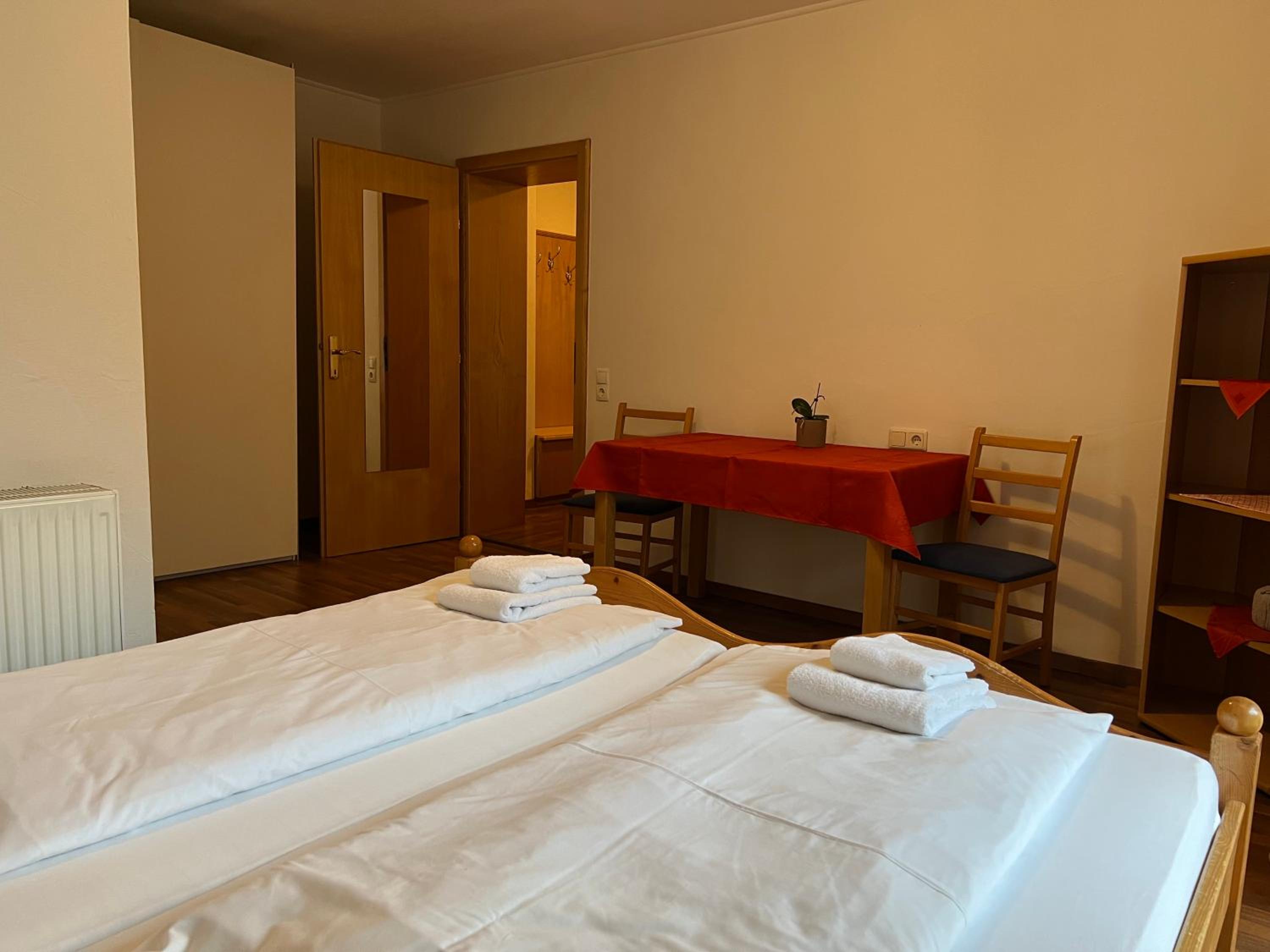 Apartment with Balcony - Photo 2