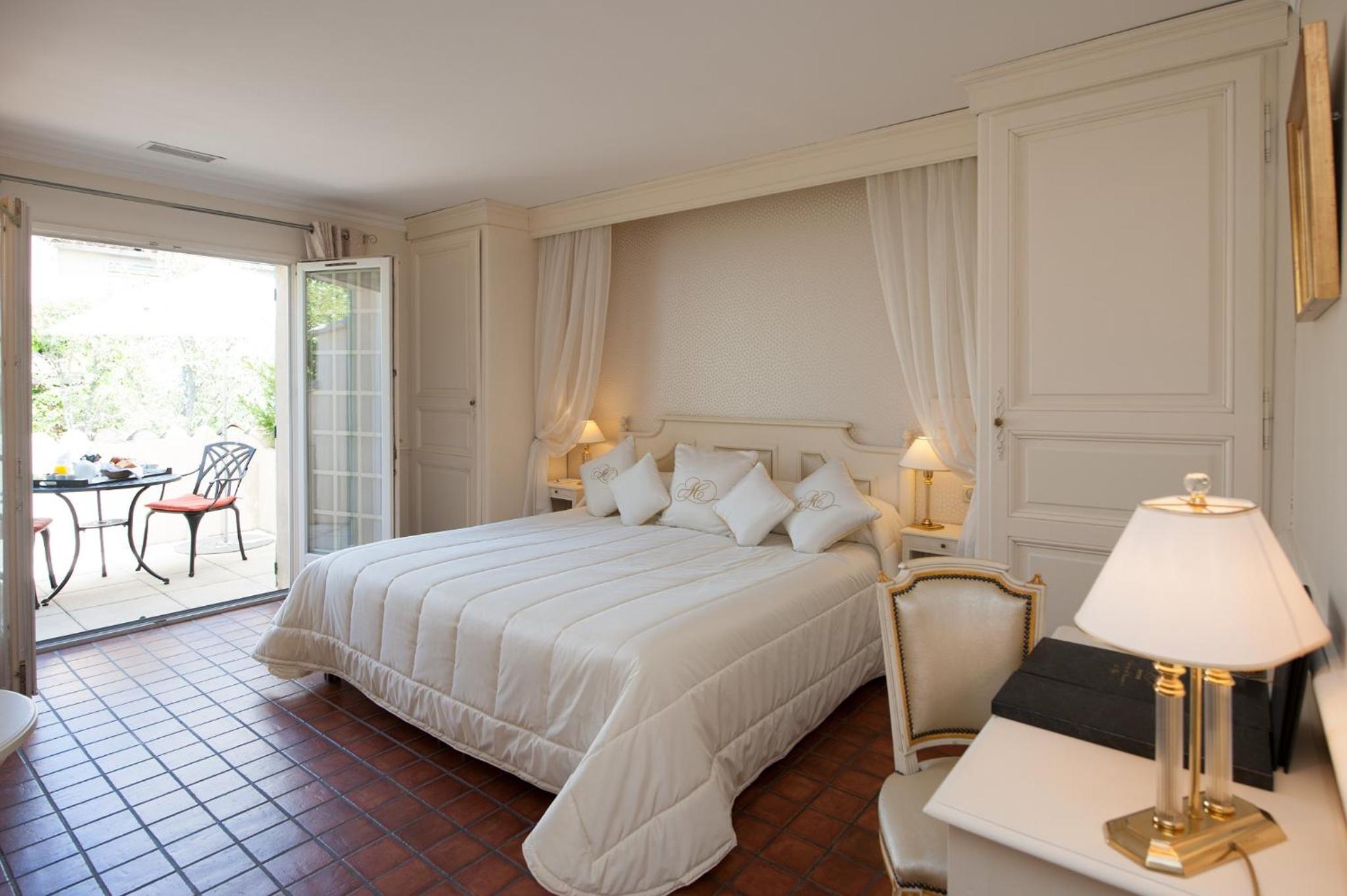 Deluxe Double Room with Balcony - Photo 1