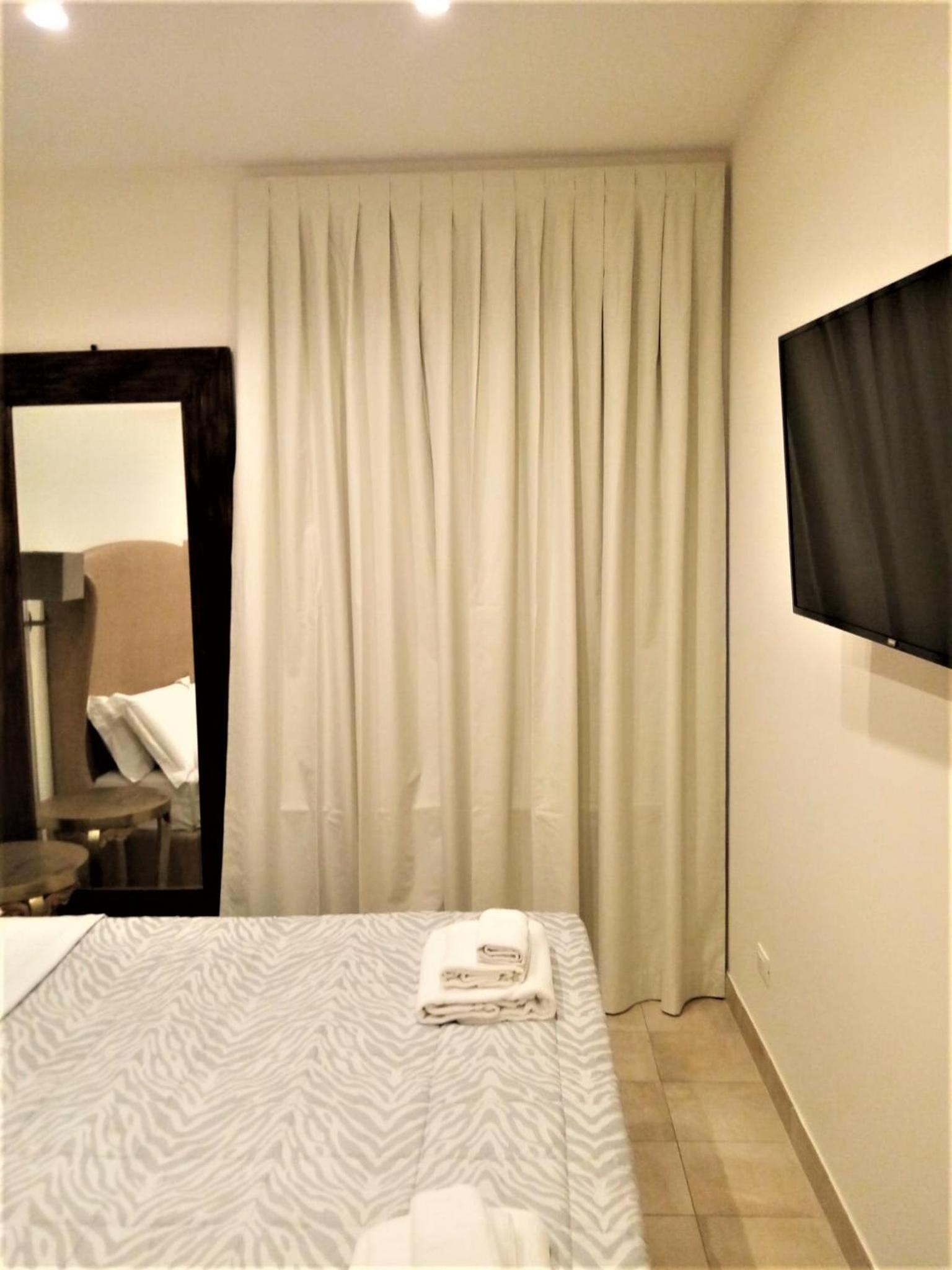 Apartment photo 2