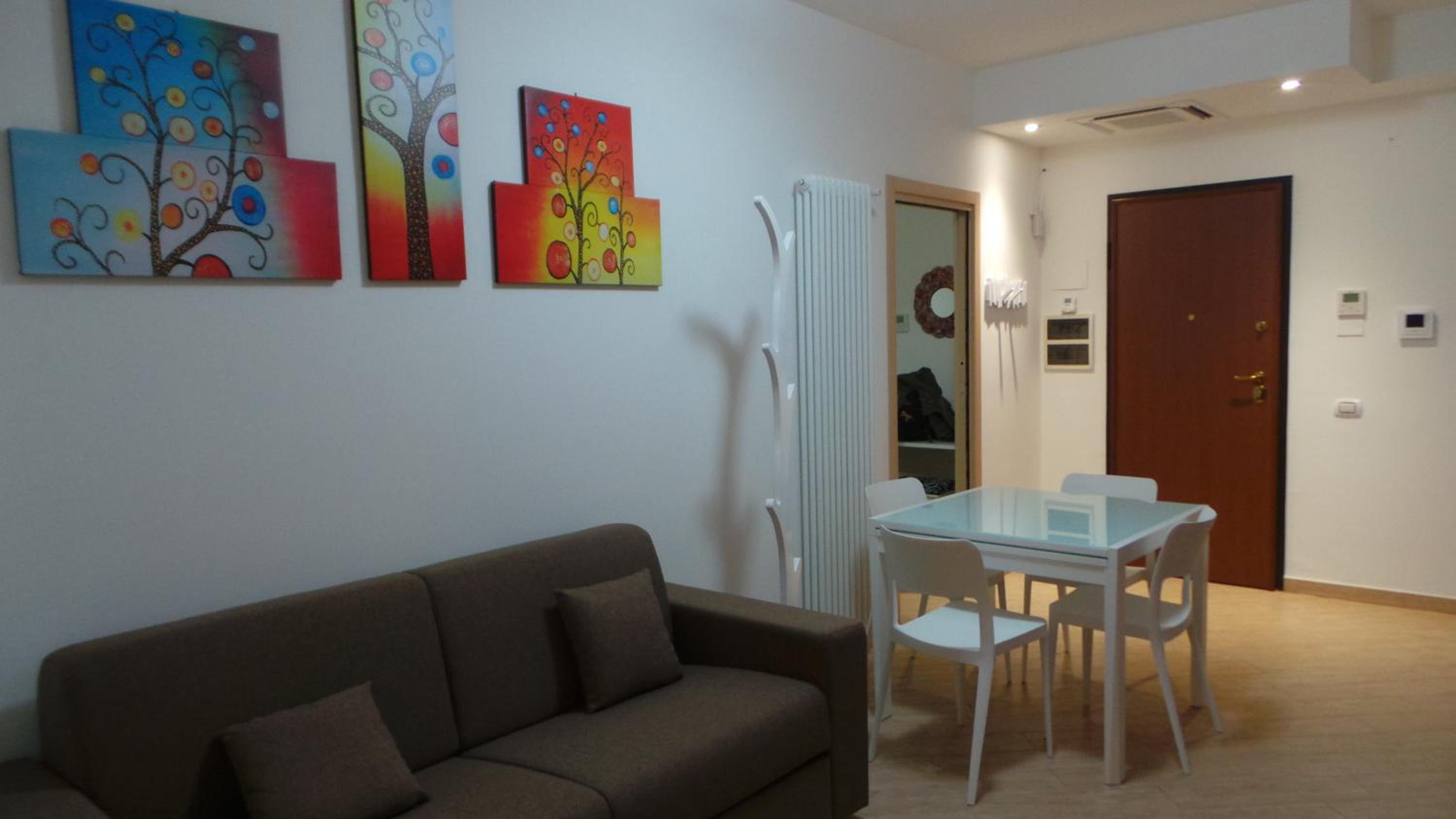 One-Bedroom Apartment photo 2