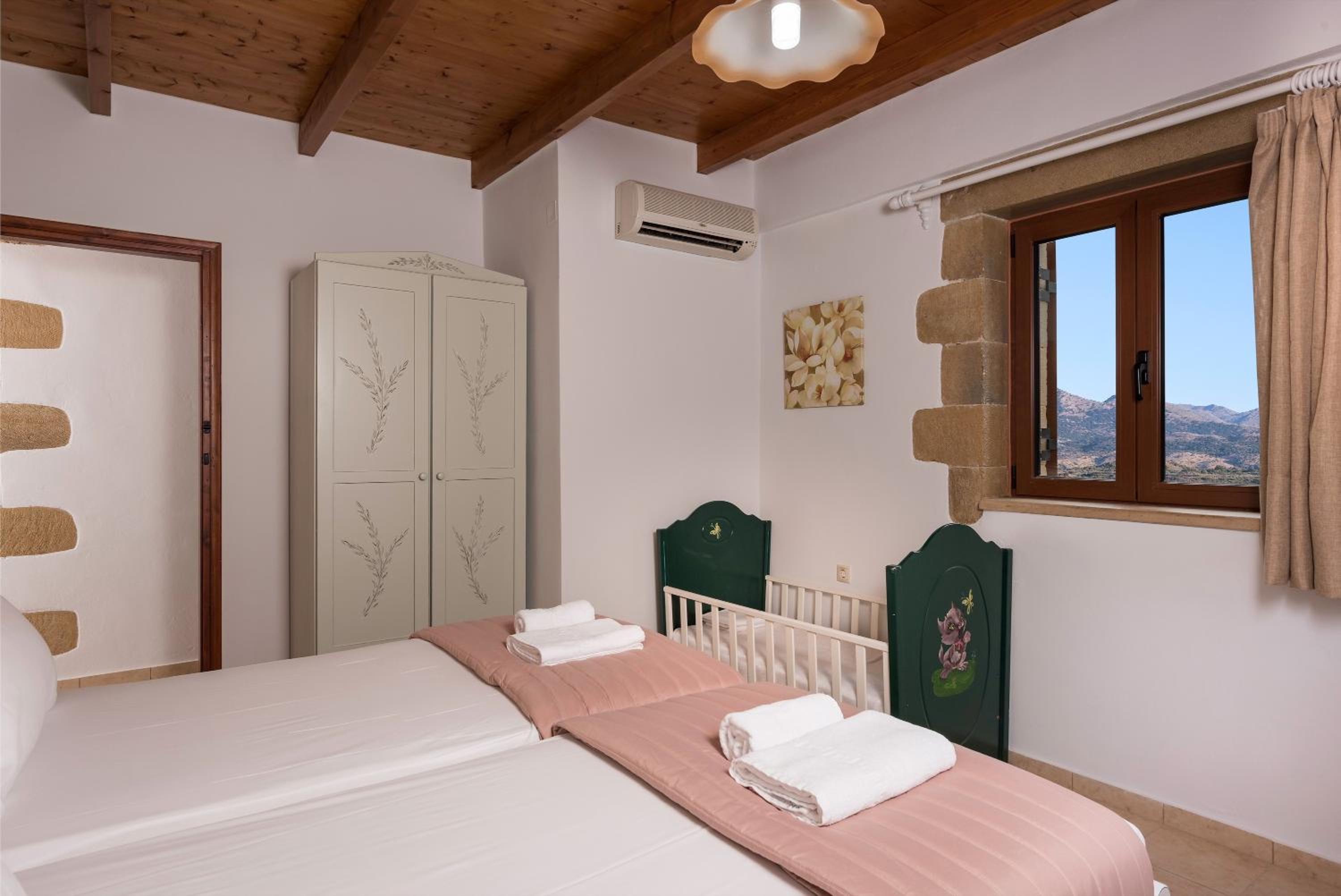 Villa photo 3