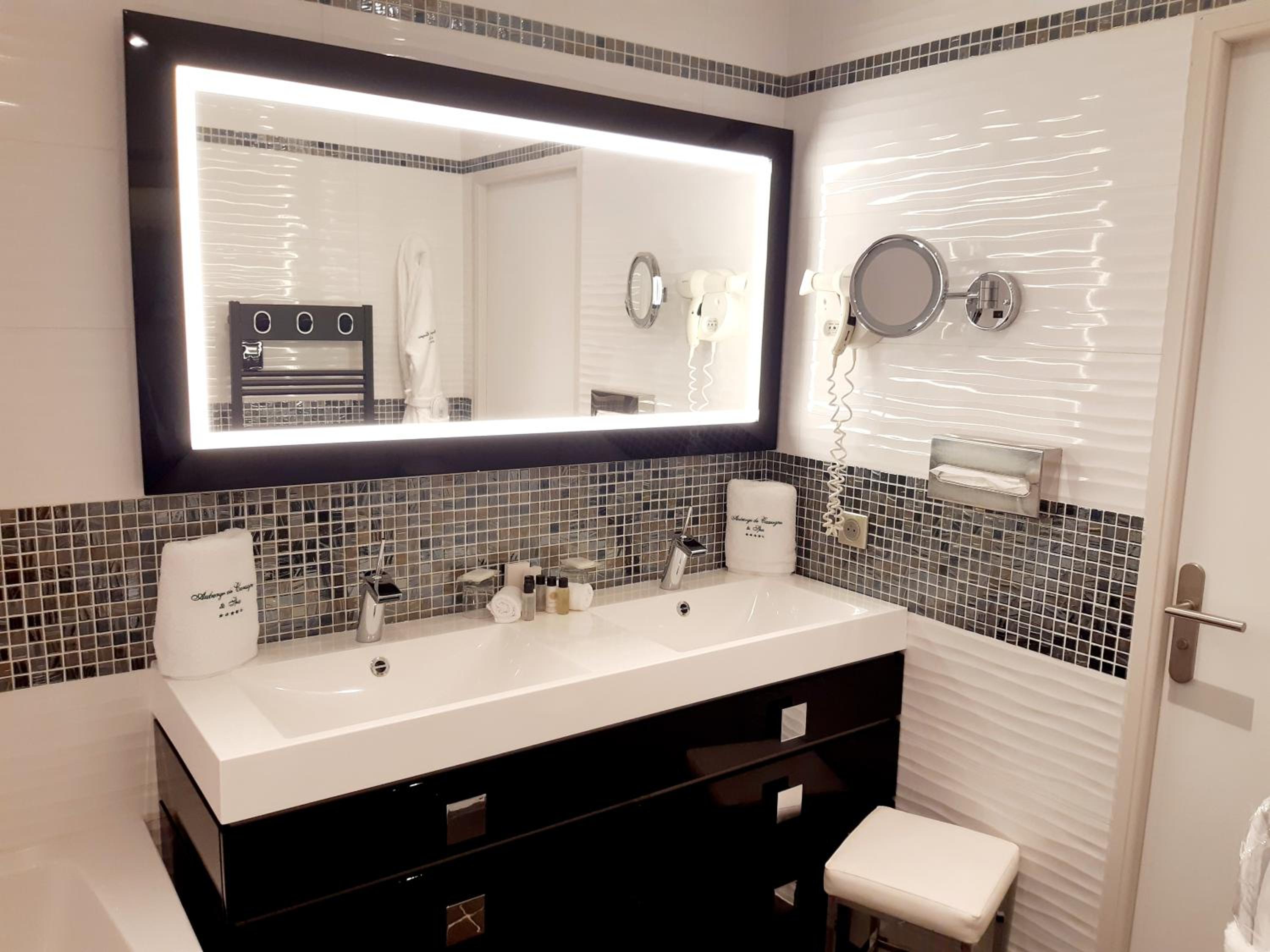 Deluxe Double Room with Terrace - Photo 3