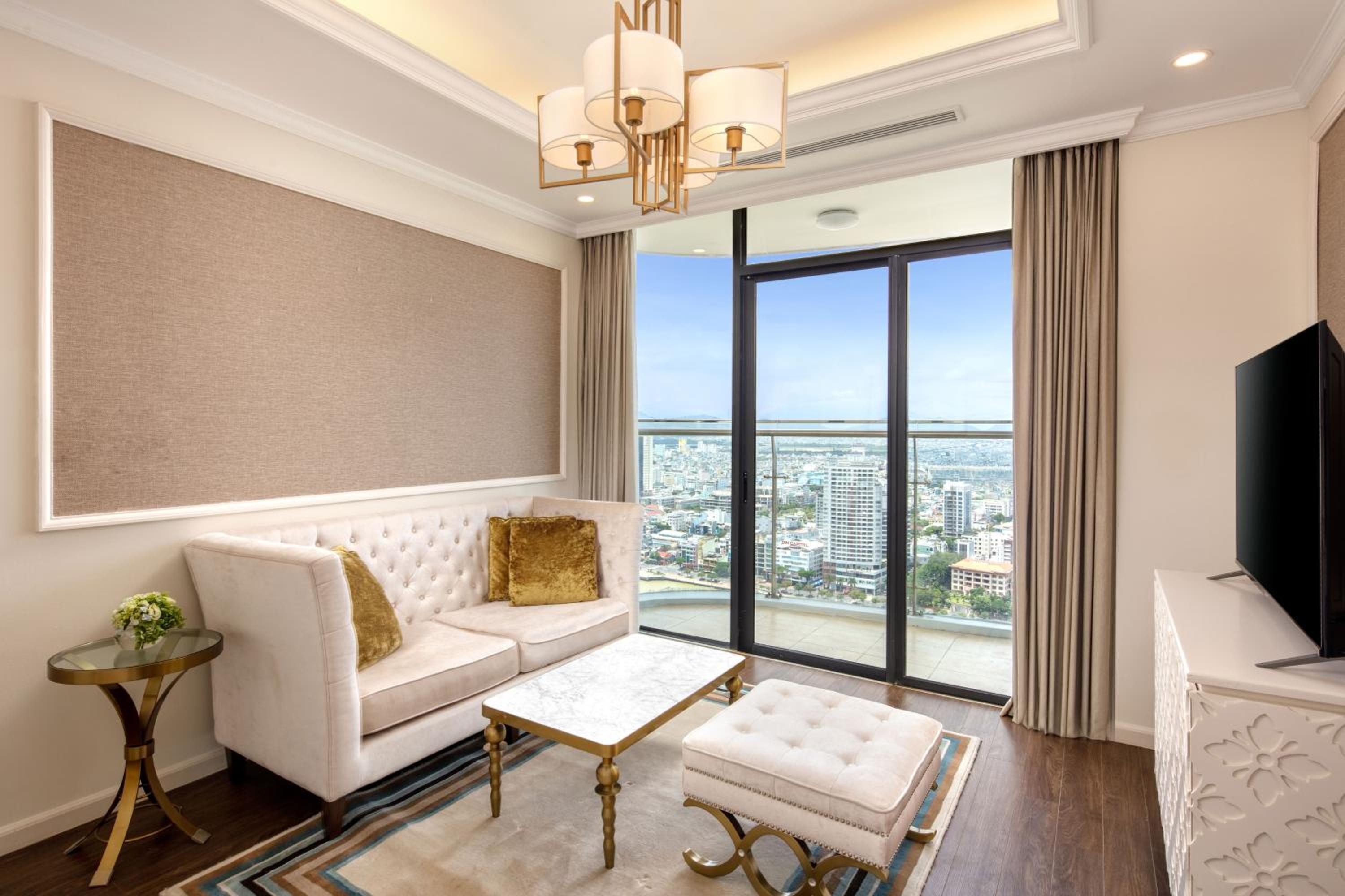Suite Panoramic Riverview with Balcony and Bathtub