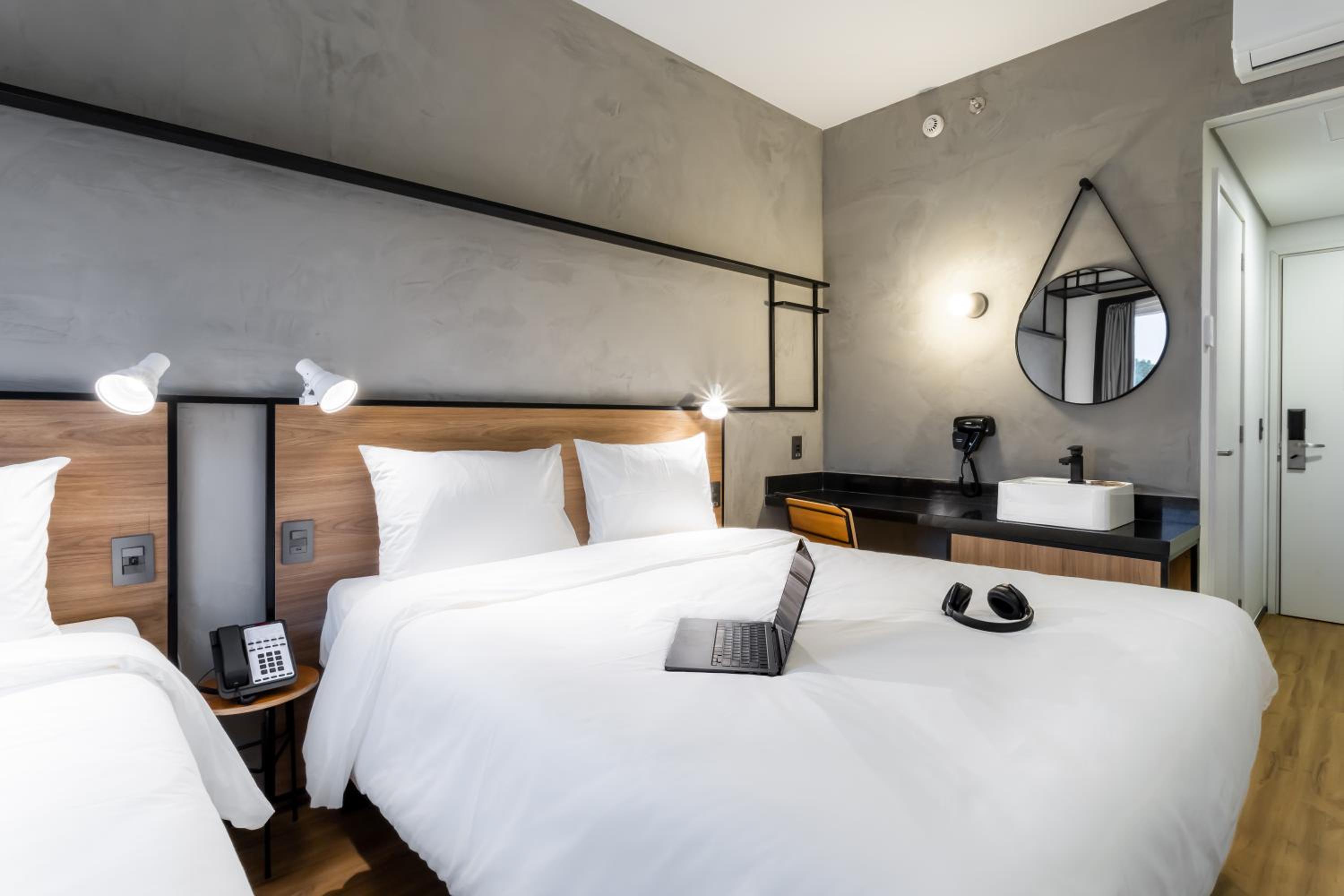 Standard Room - Photo 11