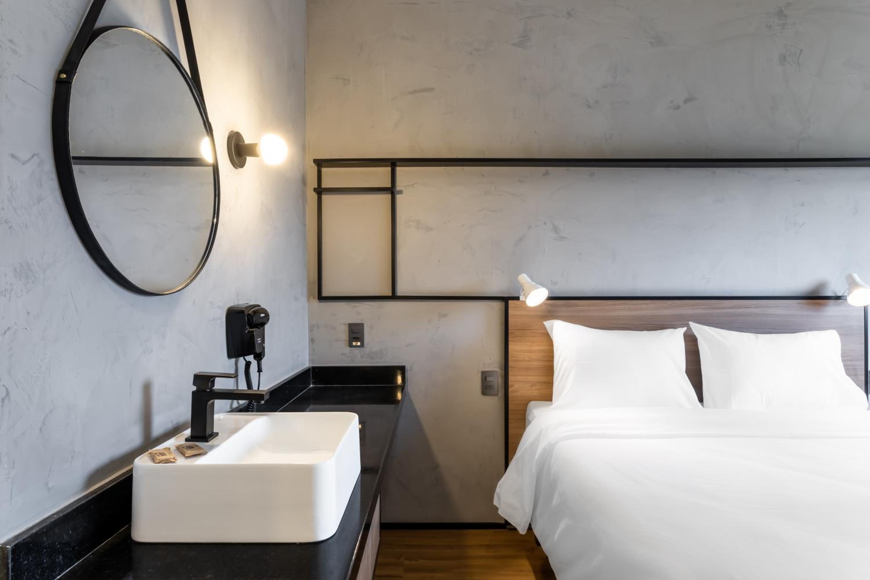 Standard Double Room - Photo 10