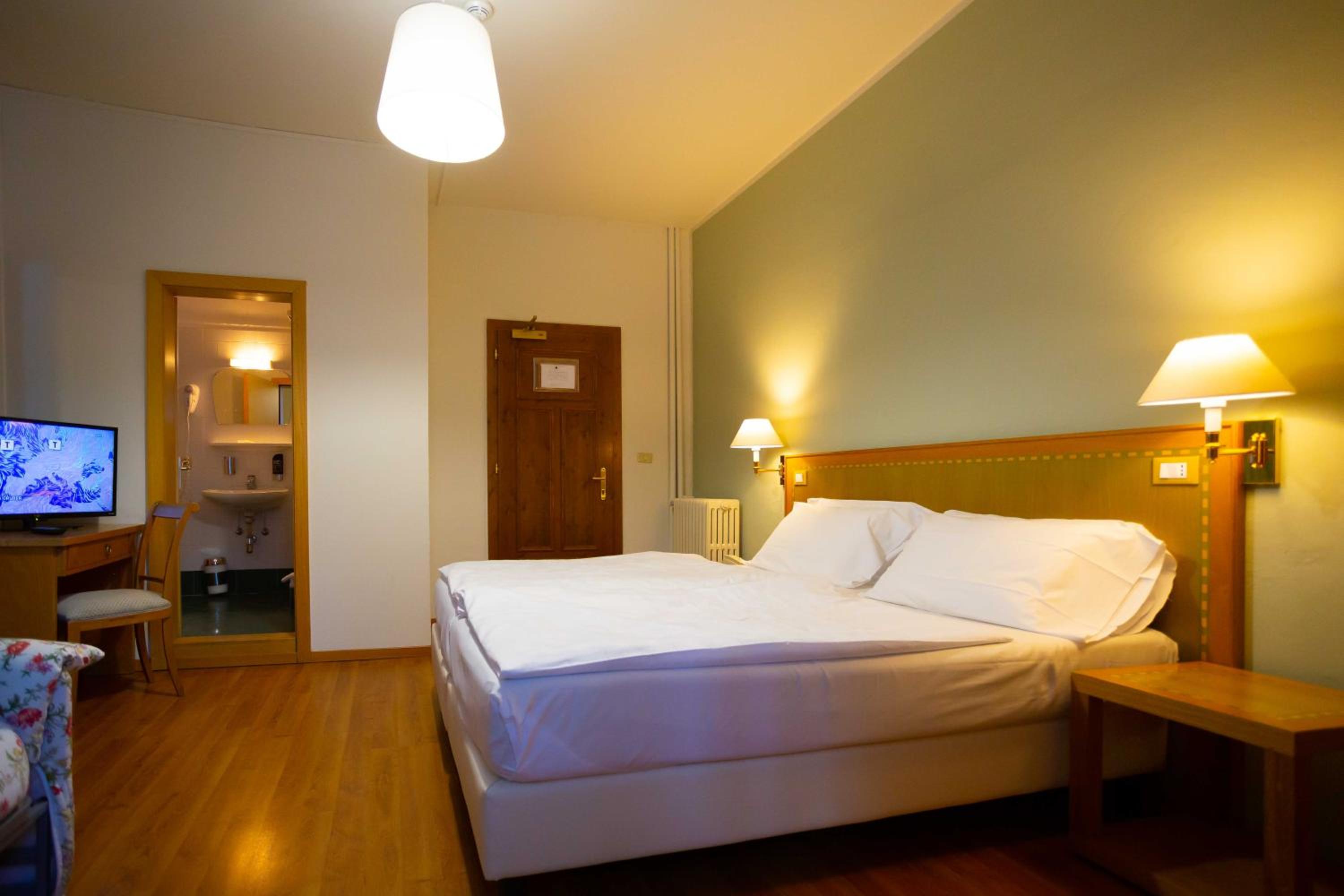 Double or Twin Room photo 1