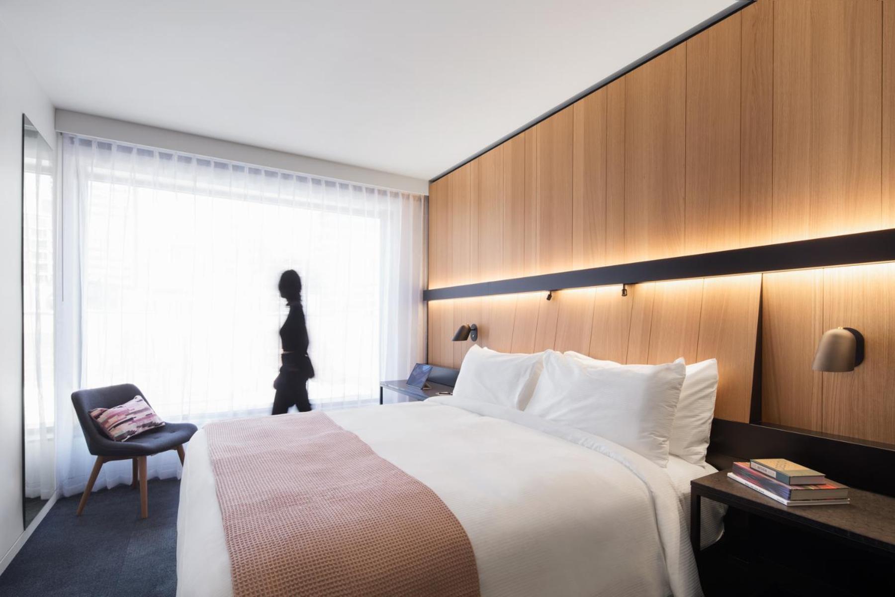 Standard Room thumbnail 5