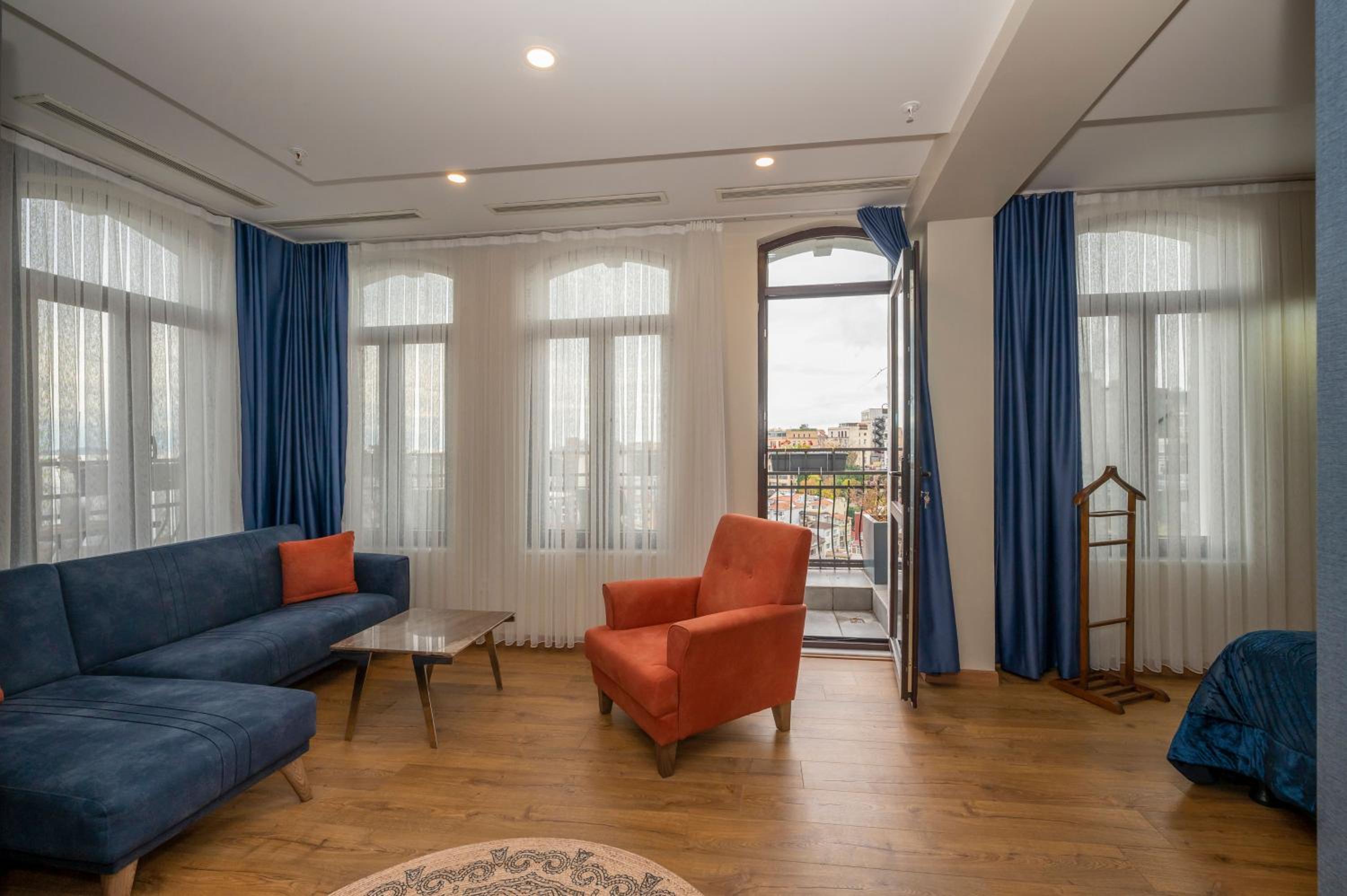 Deluxe Suite with Sea View photo 1