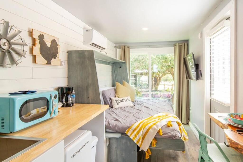 One-Bedroom House photo 1