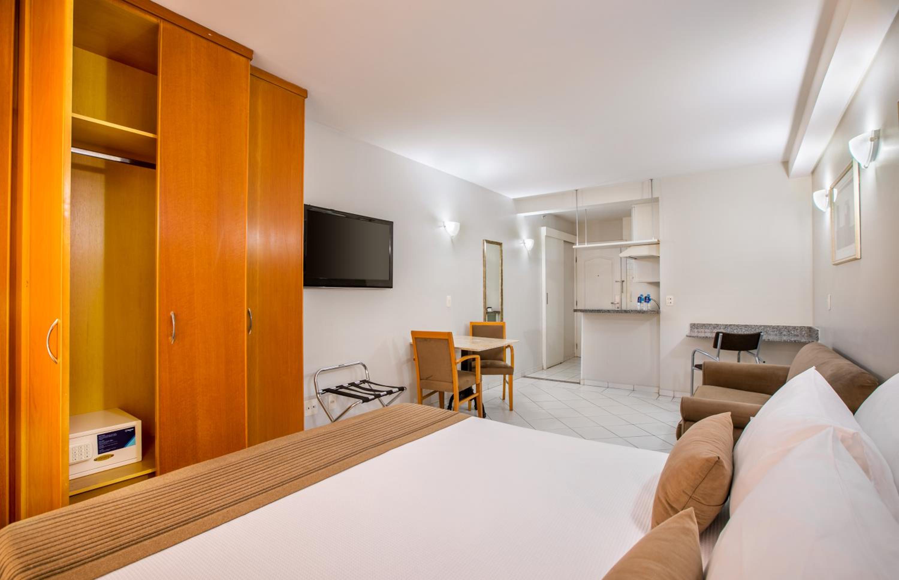 Deluxe Double Room with 1 Double Bed - Photo 5