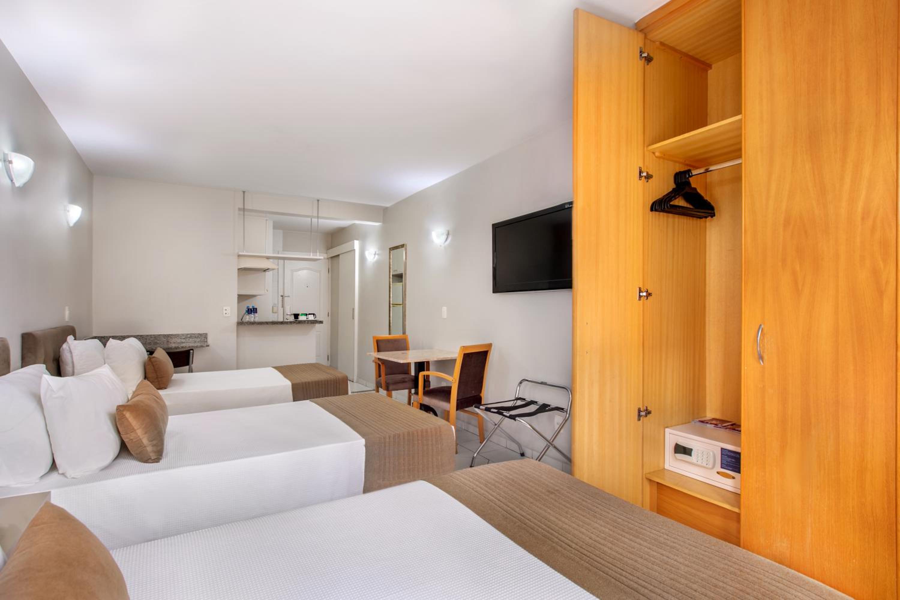 Executive Triple Room photo 3