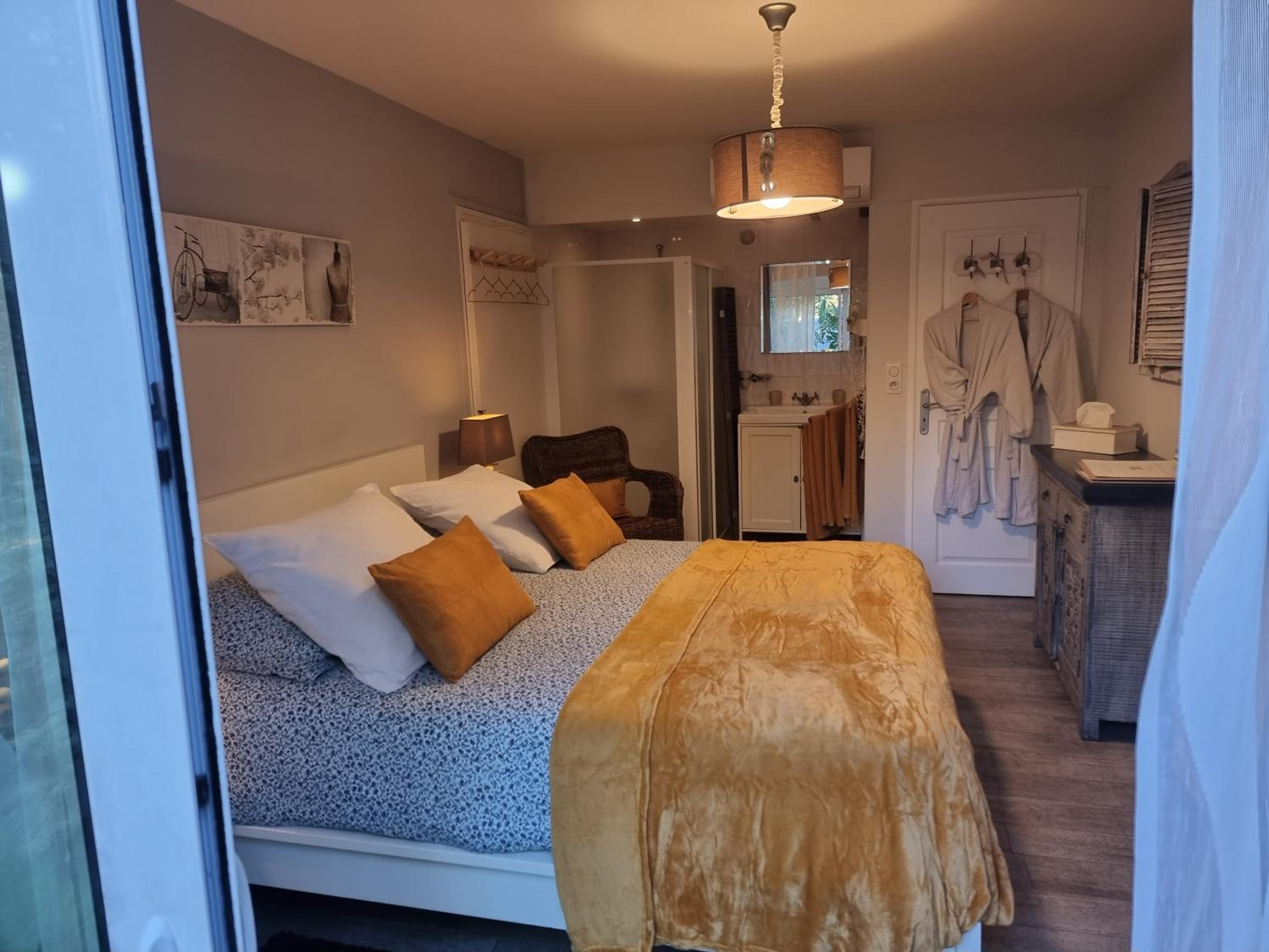 Superior Double Room - Photo 4