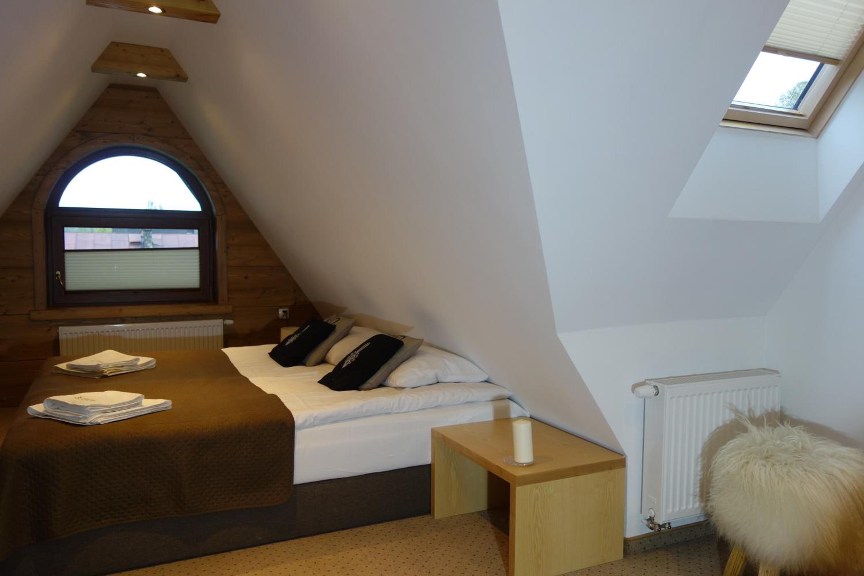 Twin Room with Bath photo 1