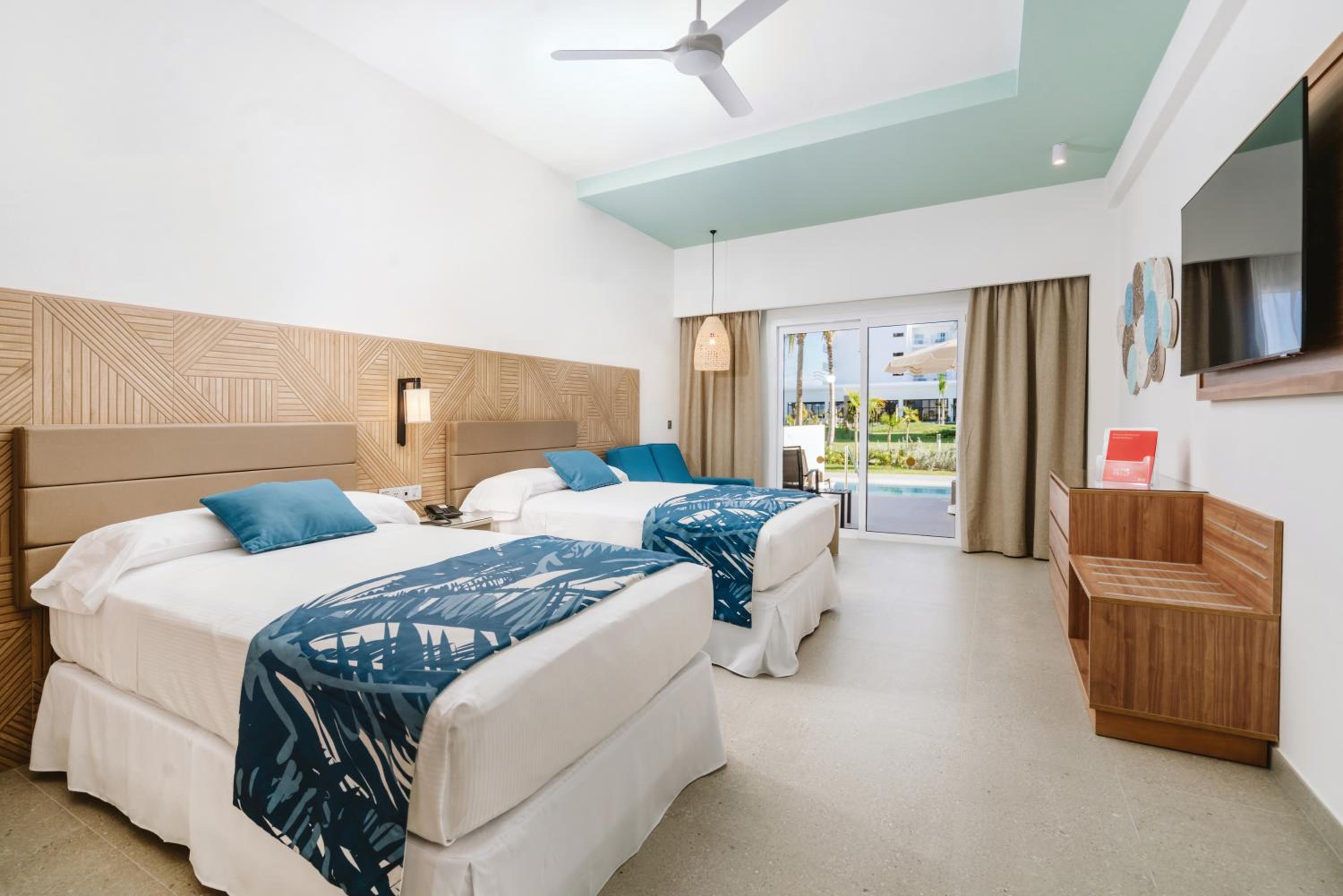 Swim-up double room