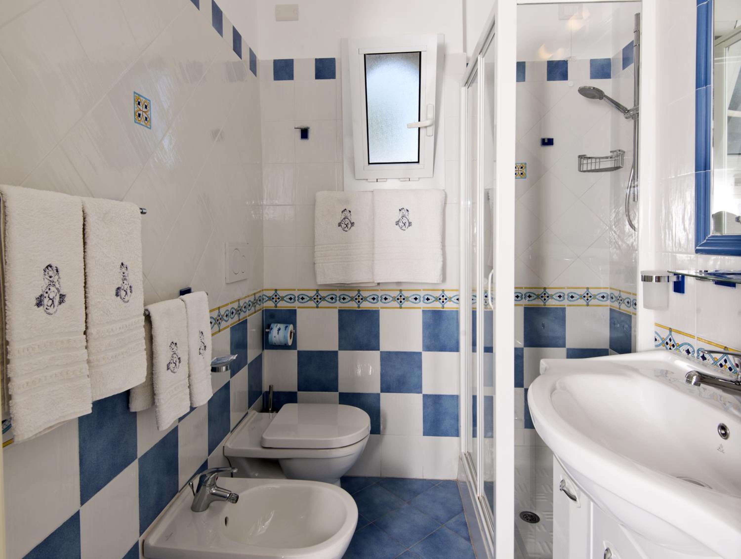 Superior Double Room with Sea View - Photo 11