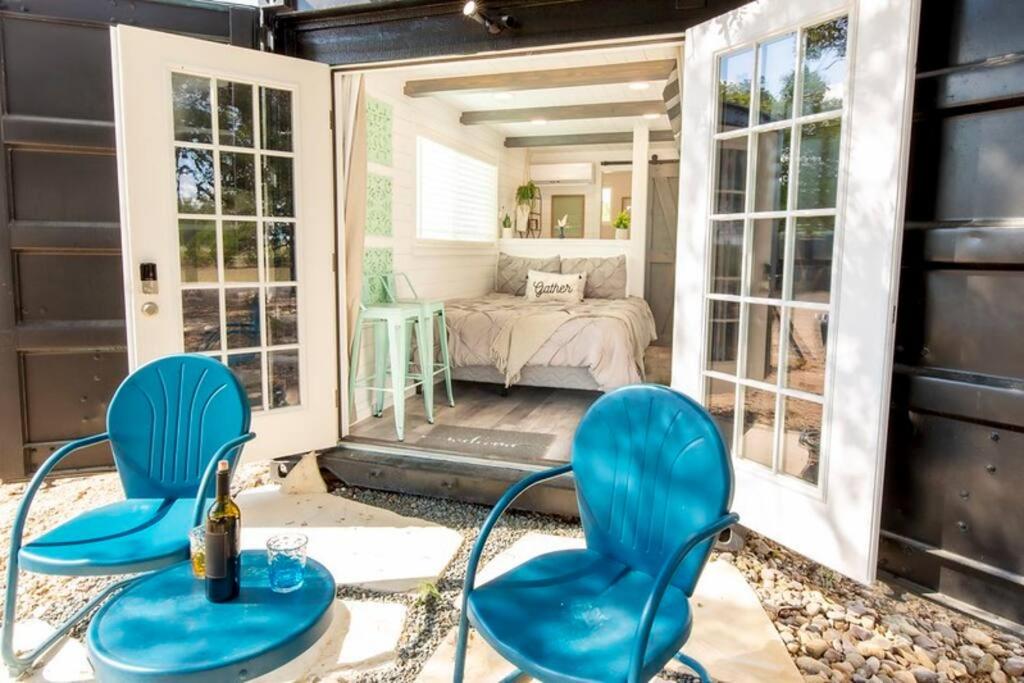 One-Bedroom House photo 1