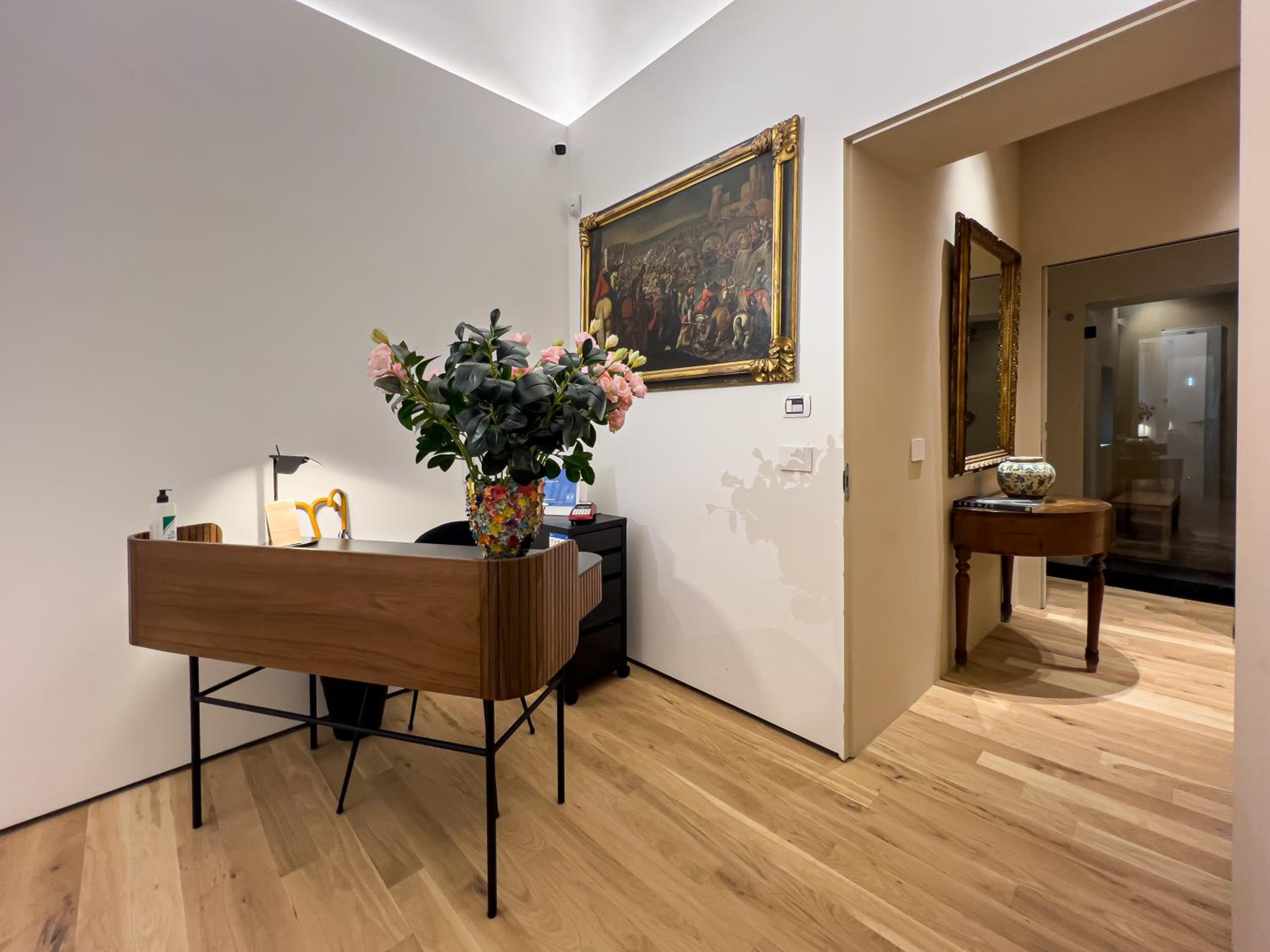 Superior King Room - Photo 10