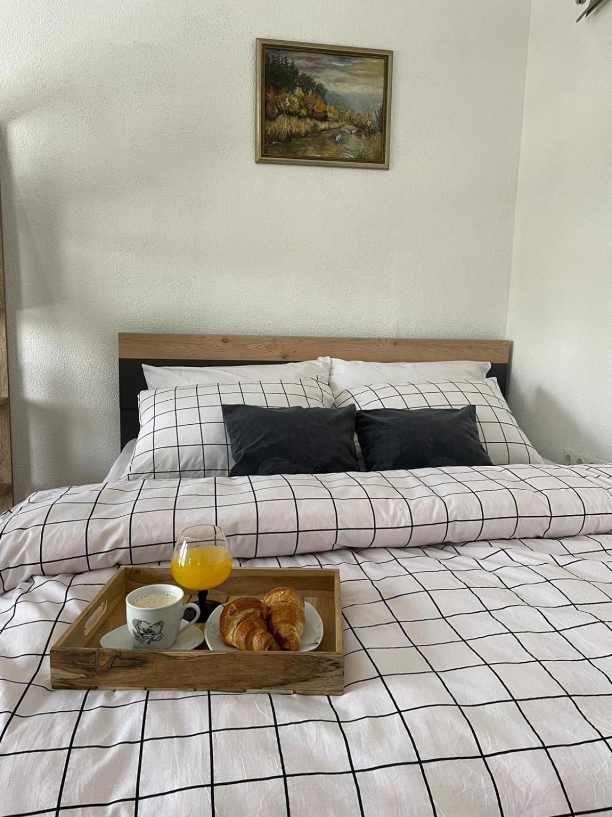 King Studio With Sofa Bed photo 2
