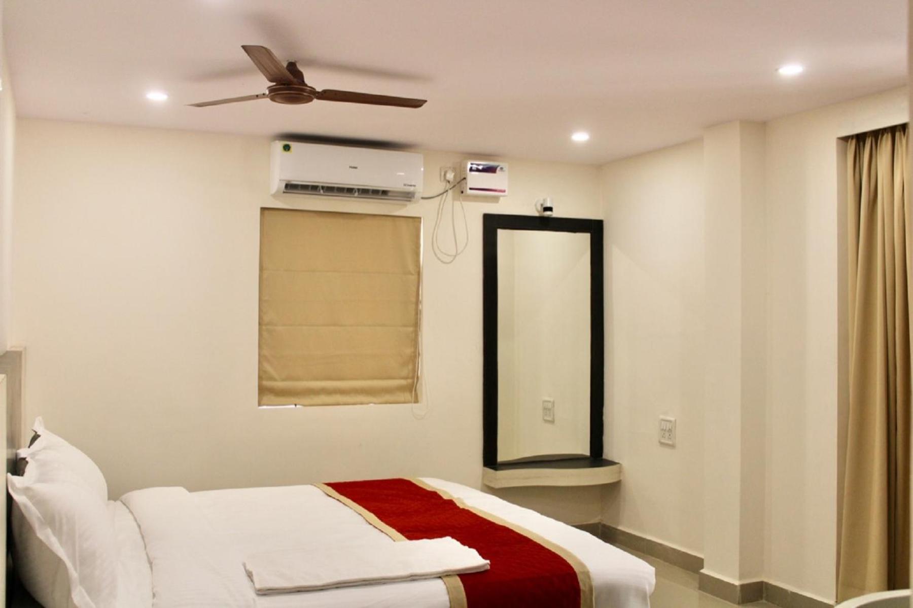 Suite with Balcony - Photo 7