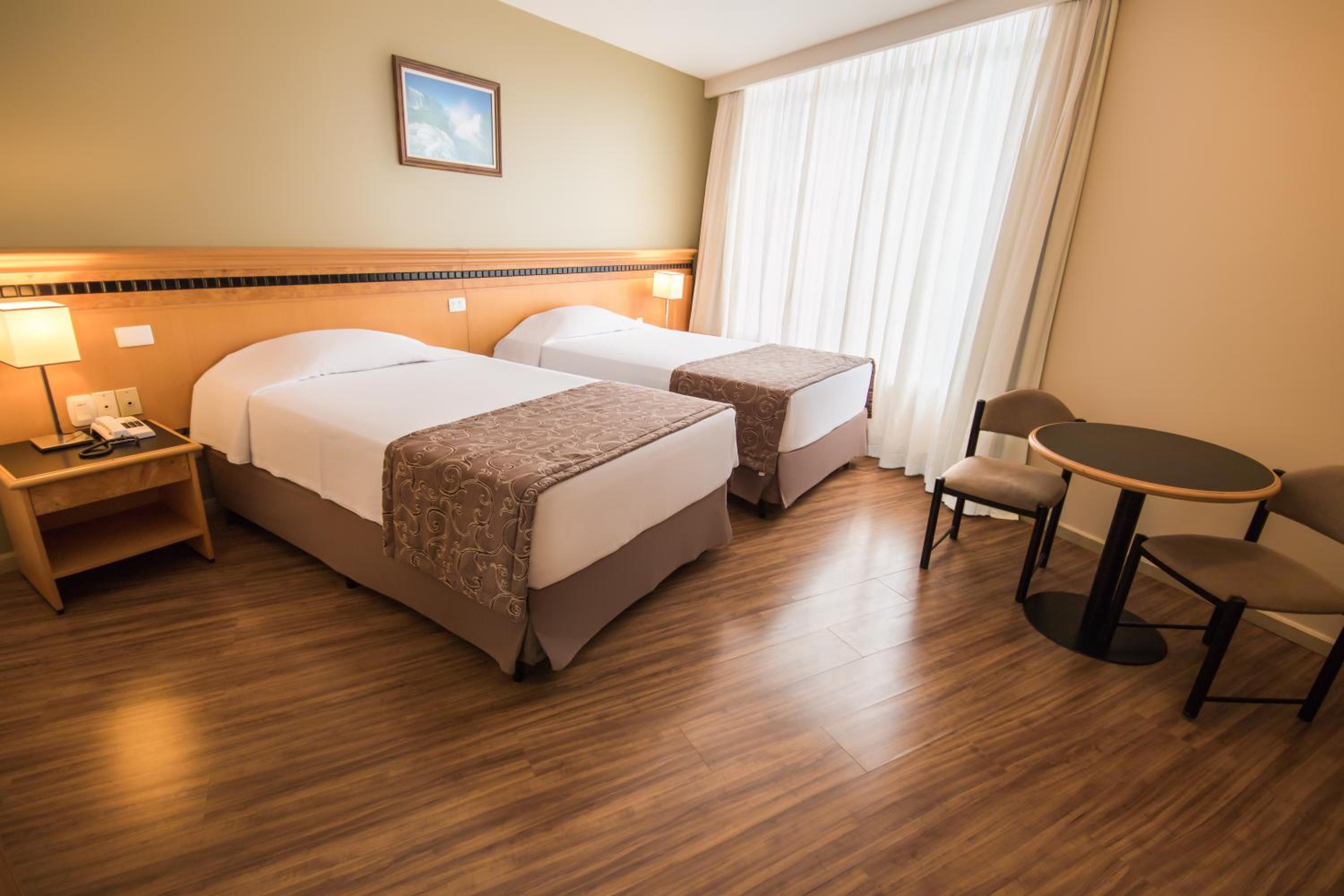 Standard Twin Room - Photo 2
