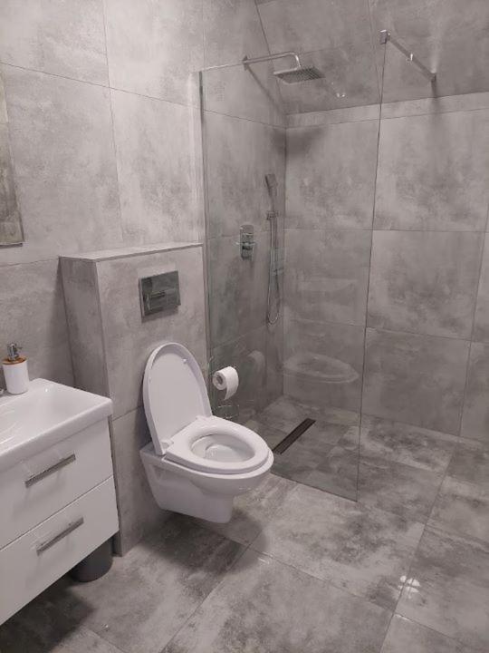 Triple Room with Private Bathroom - Photo 3