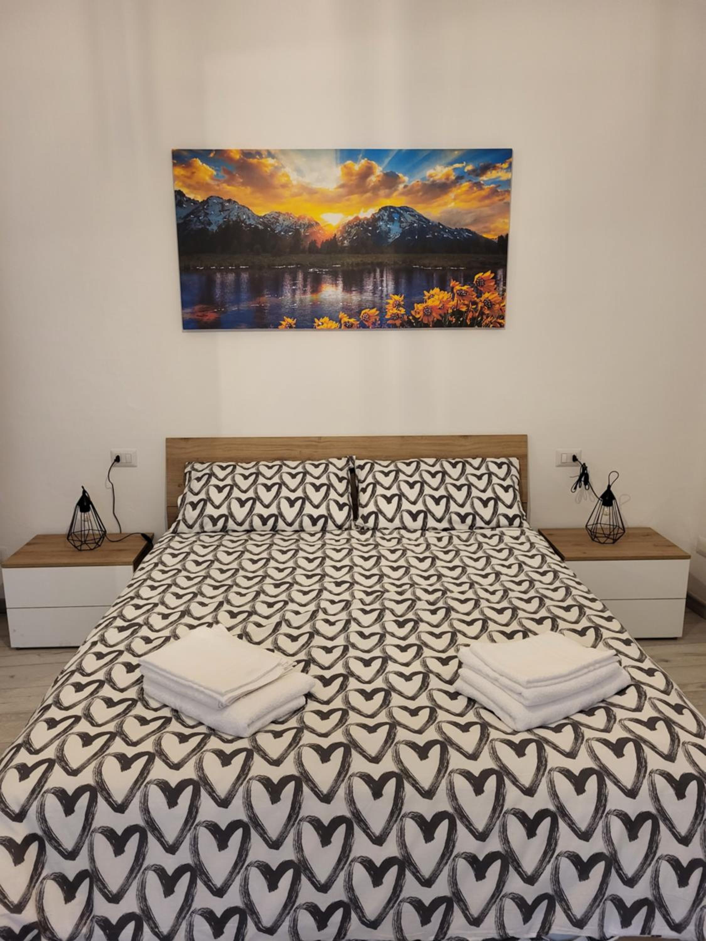 One-Bedroom Apartment photo 1