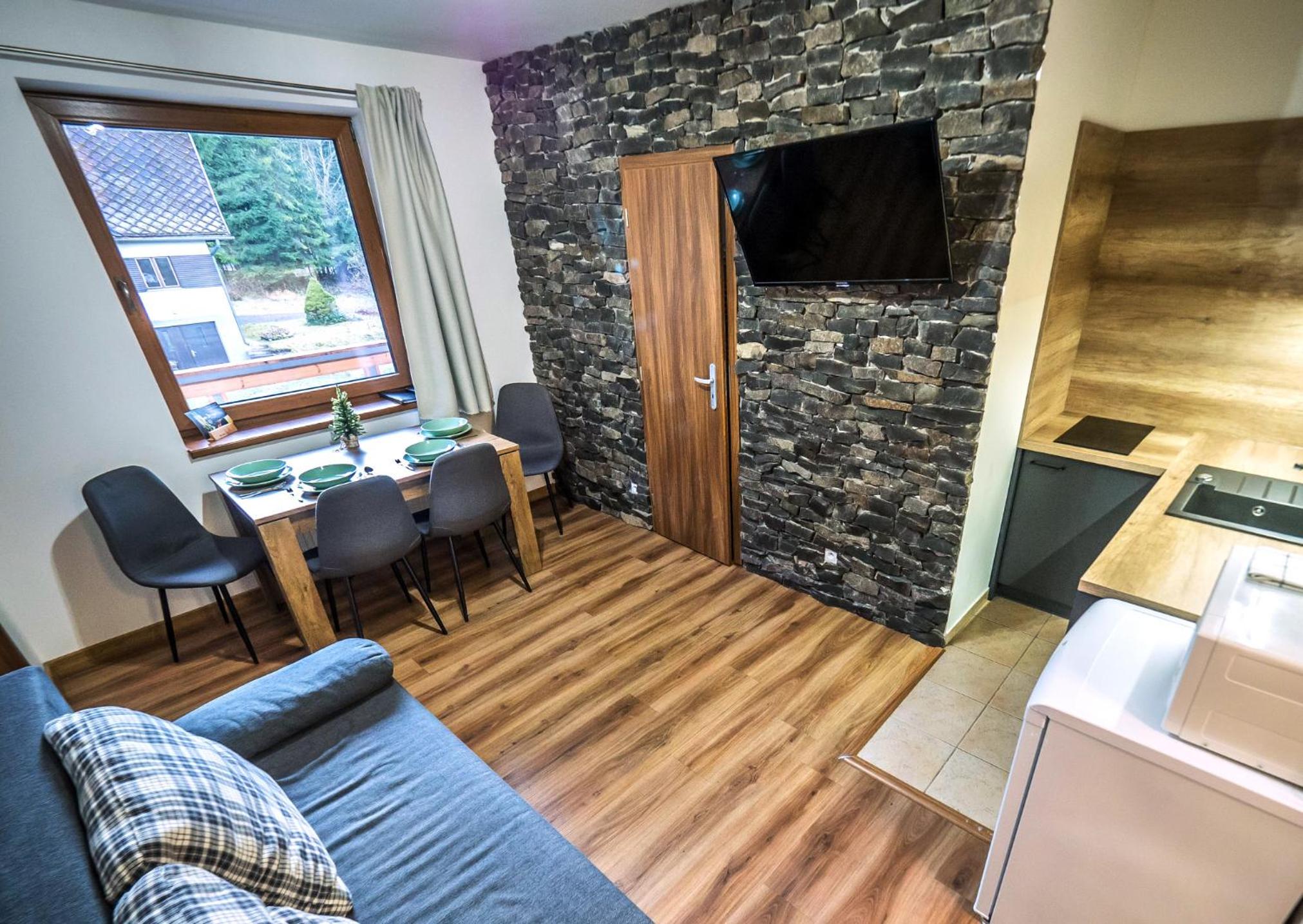 One-Bedroom Apartment with Balcony photo 3