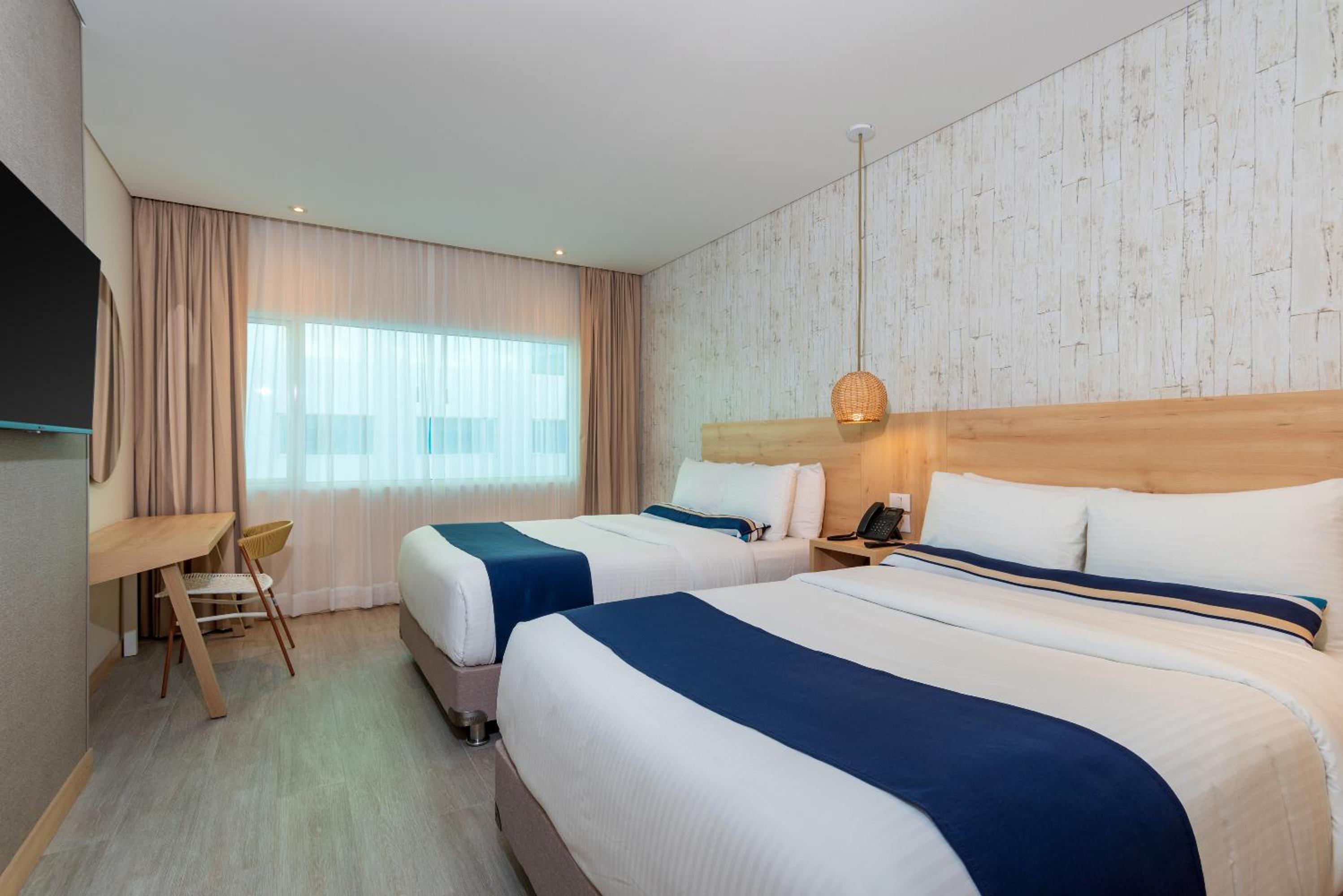 Double Room with Two Double Beds - Photo 8