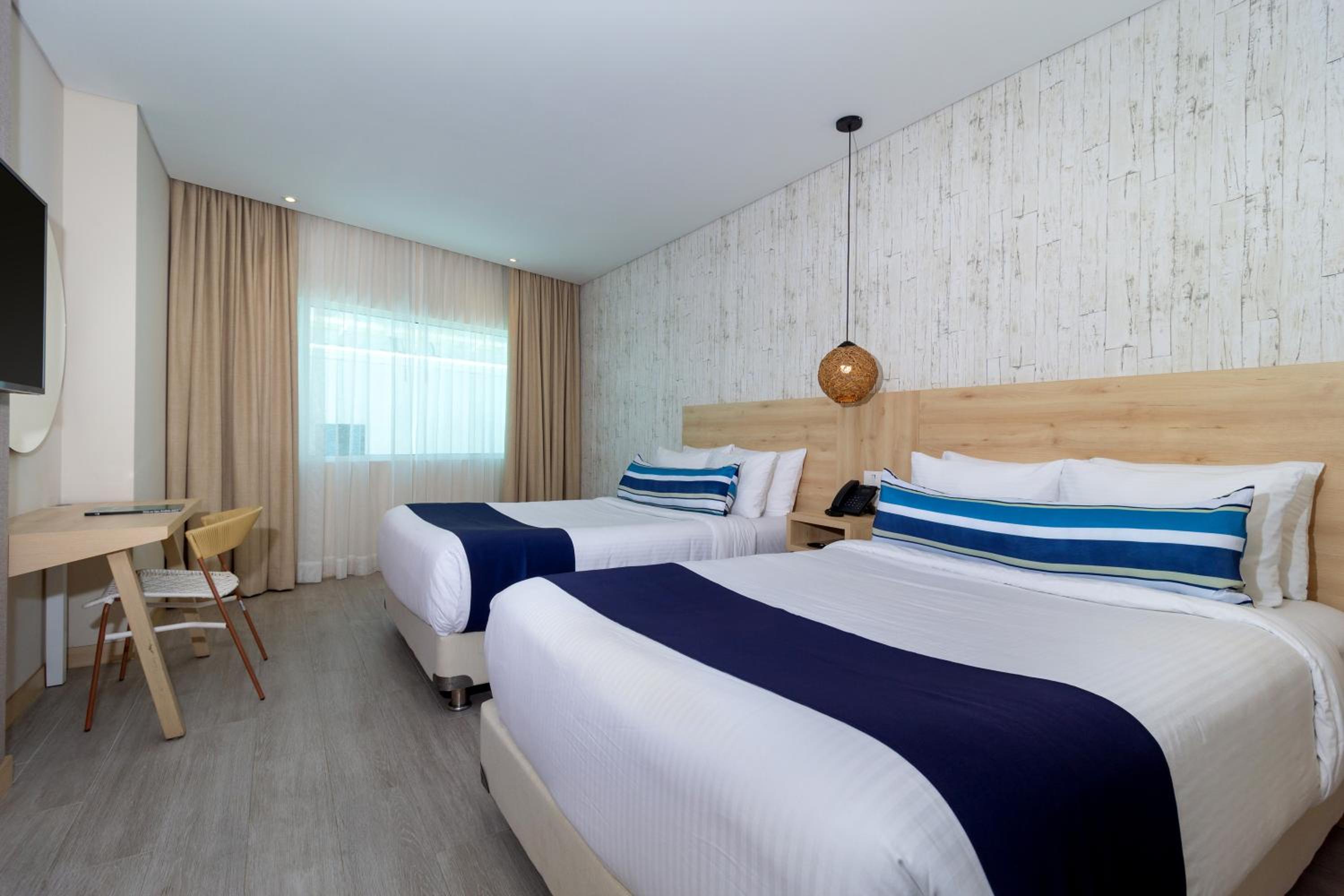 Double Room with Two Double Beds - Photo 3