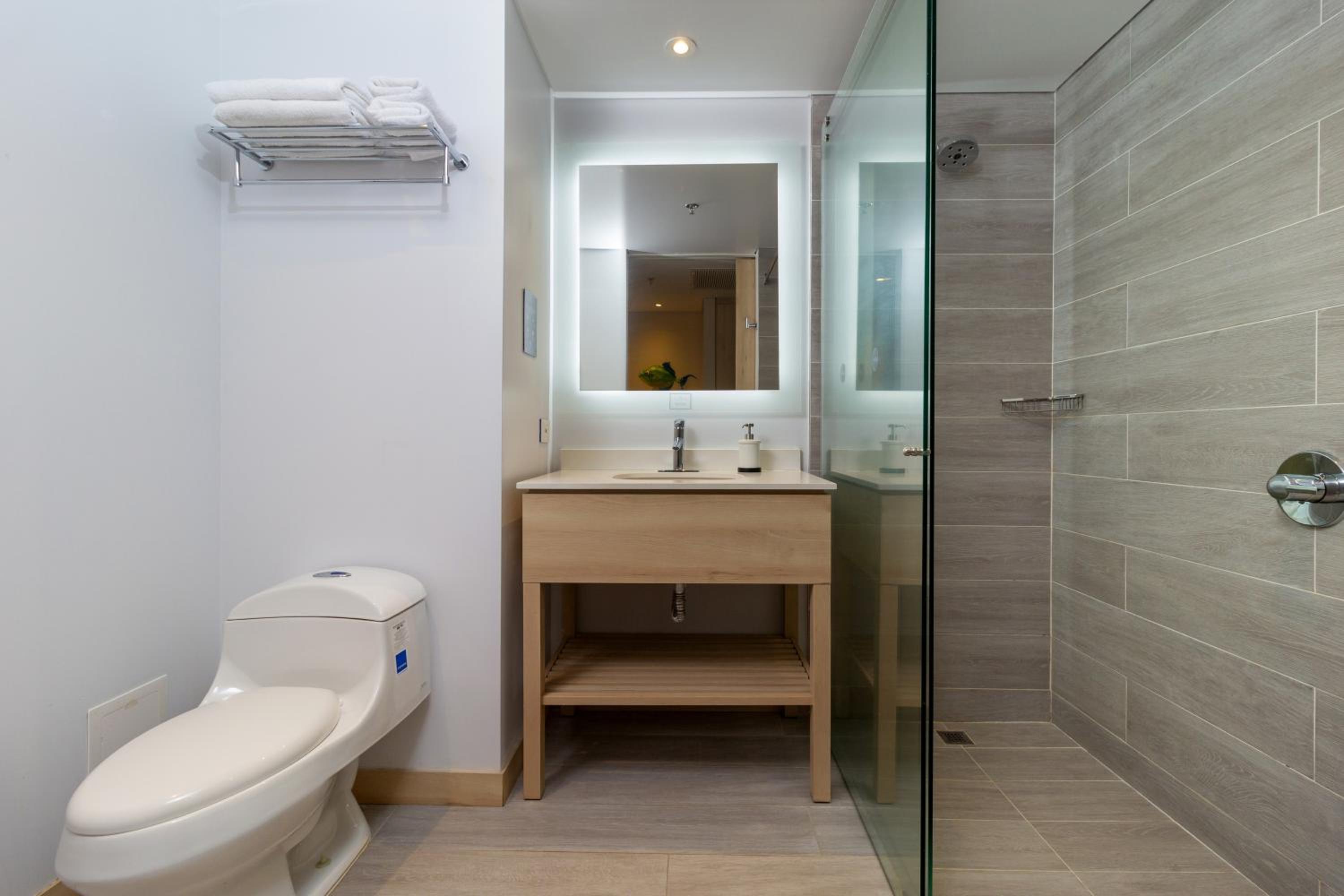 Double Room with Balcony - Photo 7
