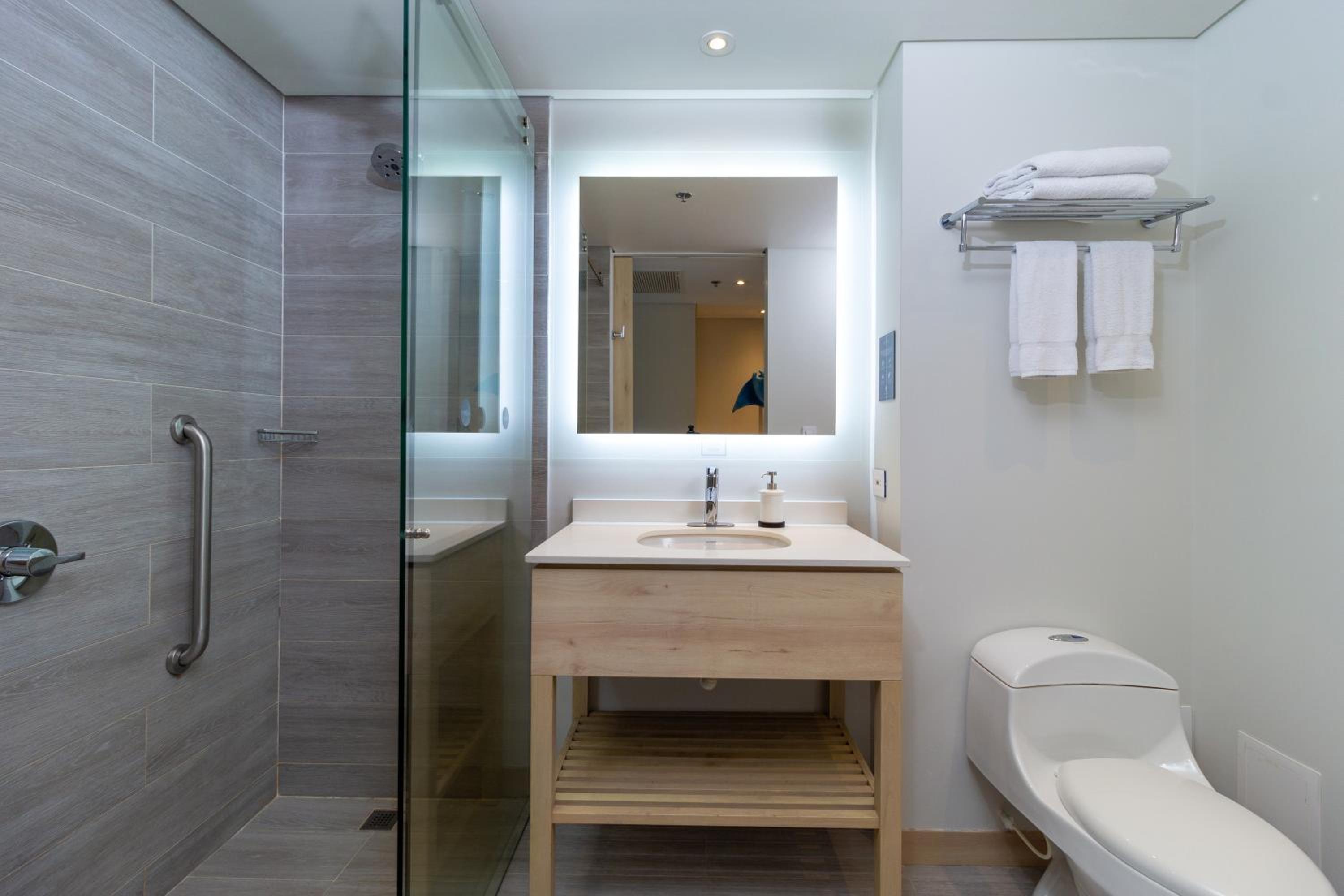 Double Room with Balcony - Photo 6